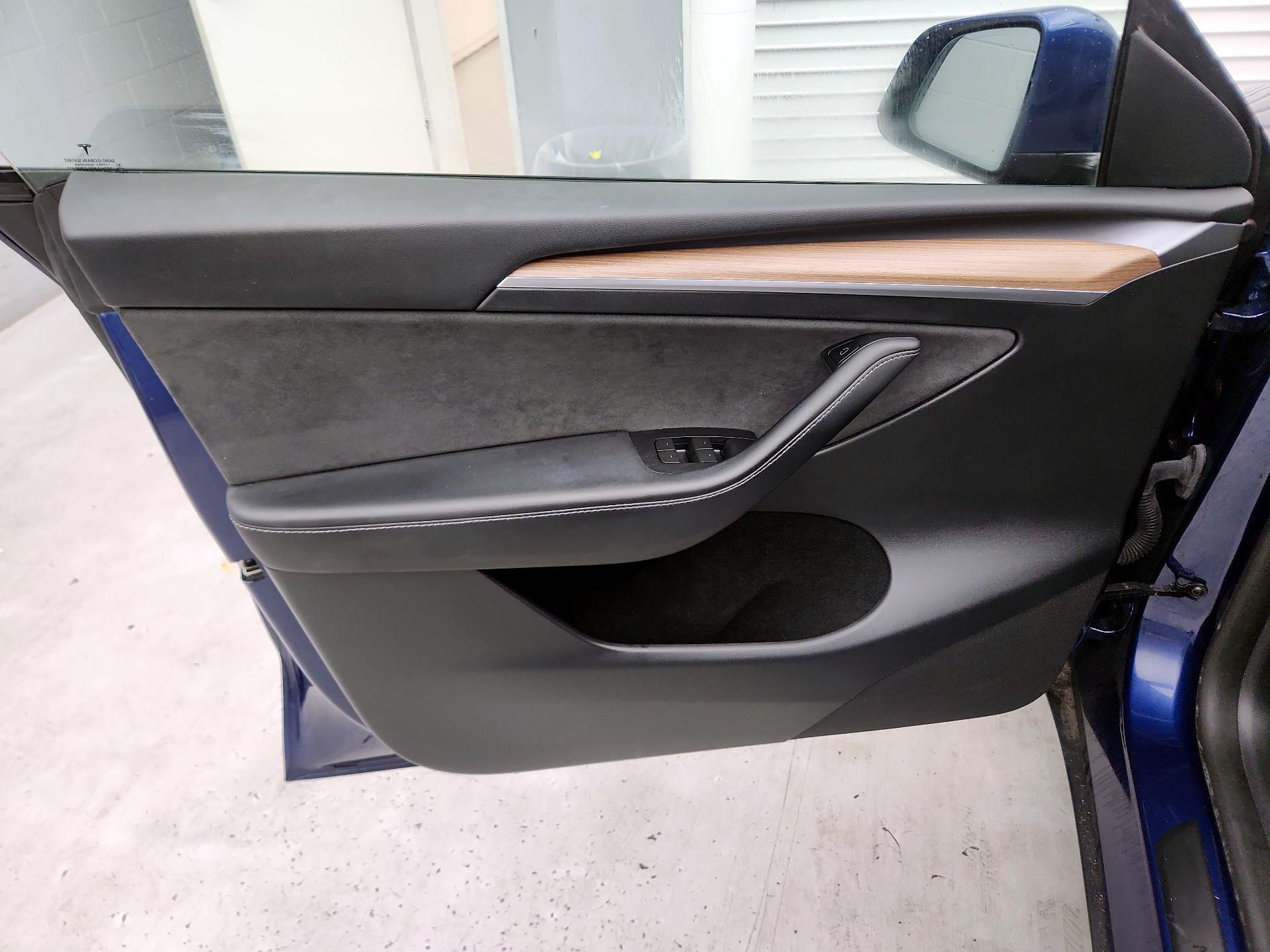 Thumbnail: 2023 Tesla Model Y - 12