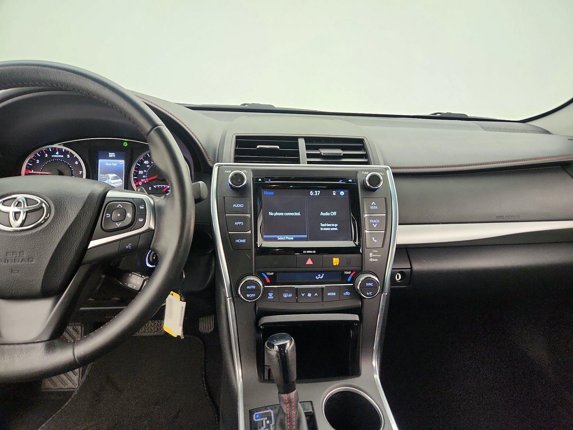 Thumbnail: 2016 Toyota Camry - 9