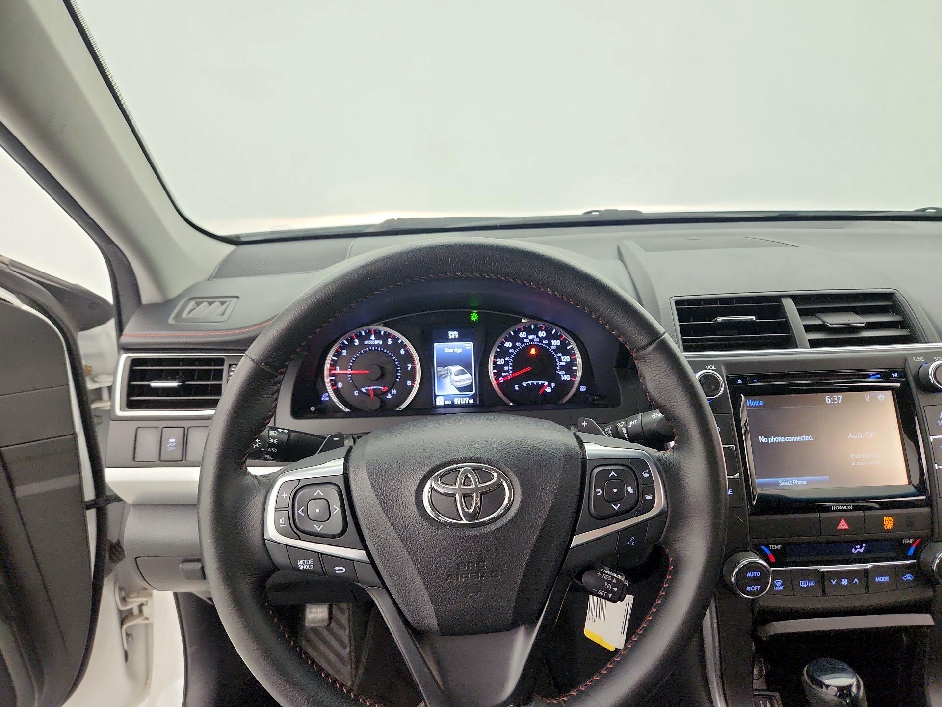 Thumbnail: 2016 Toyota Camry - 10