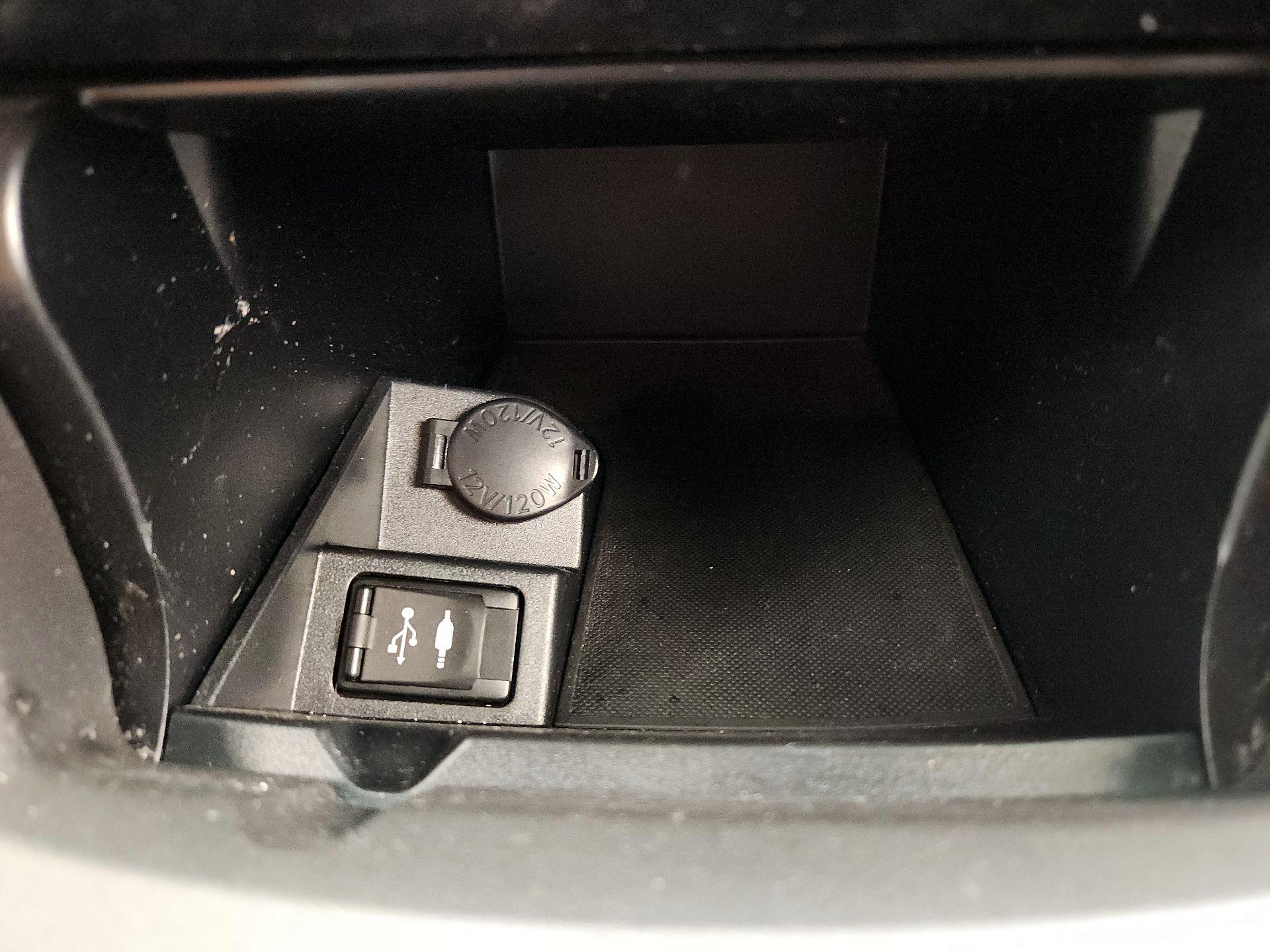 Thumbnail: 2016 Toyota Camry - 18