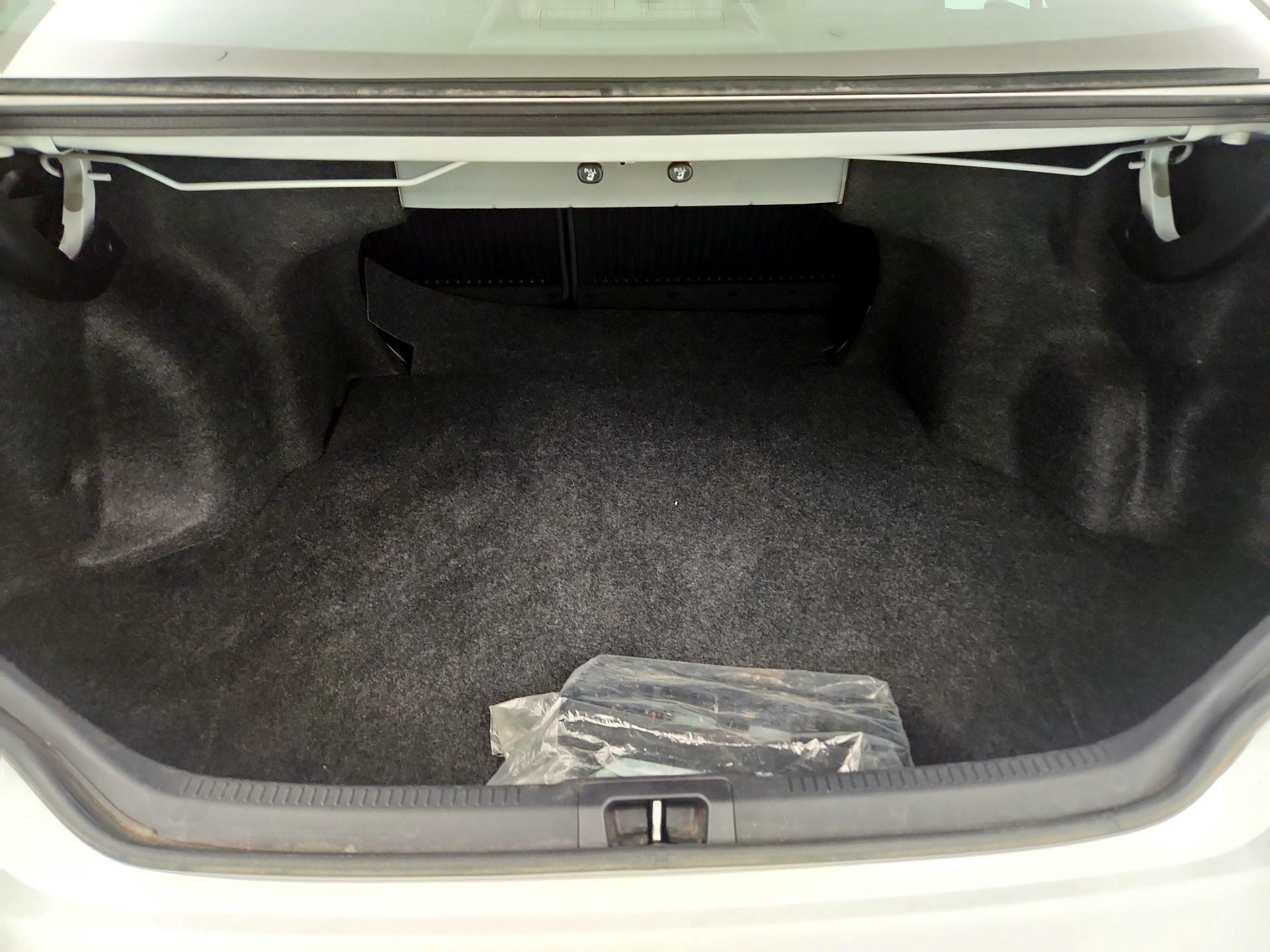 Thumbnail: 2016 Toyota Camry - 20