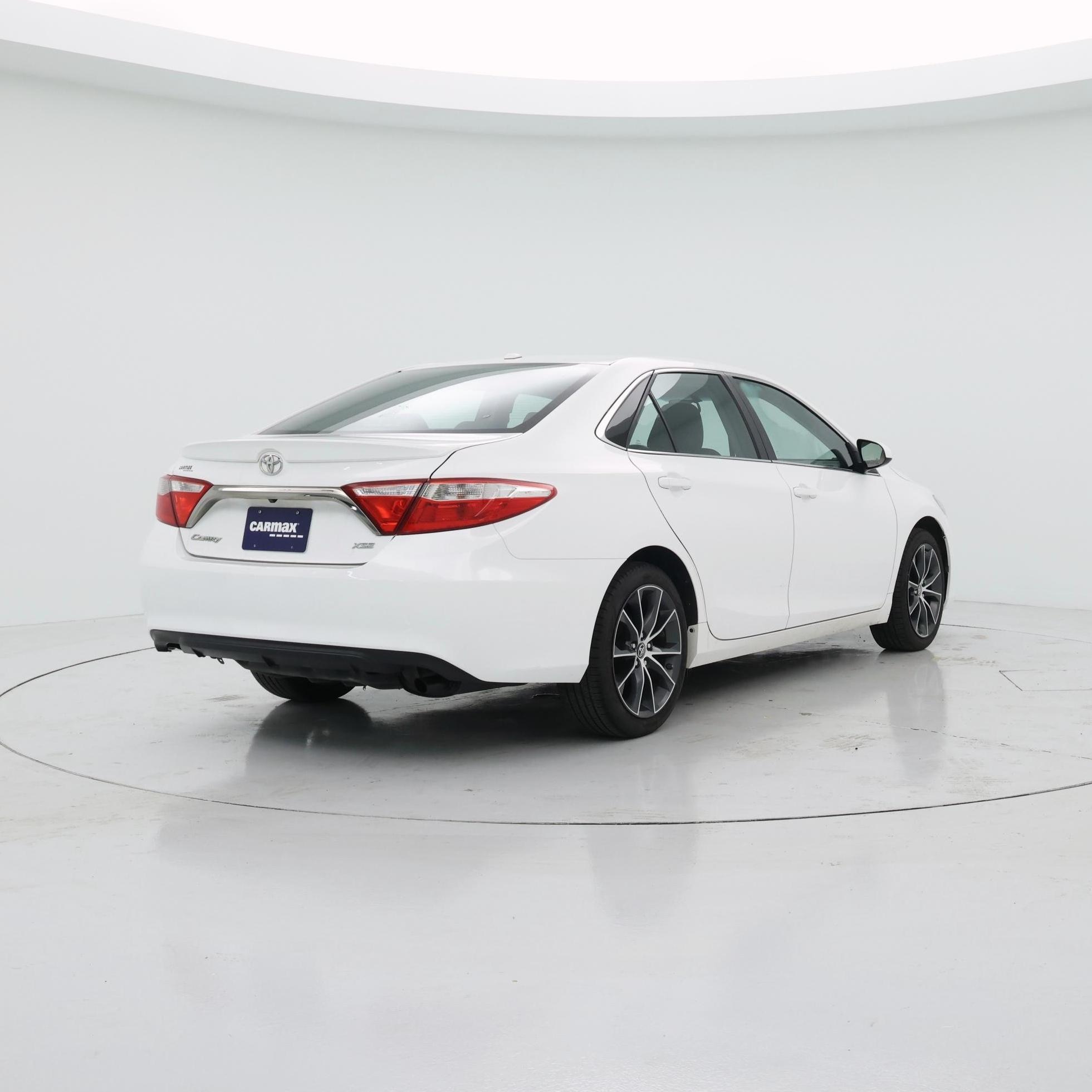Thumbnail: 2016 Toyota Camry - 8