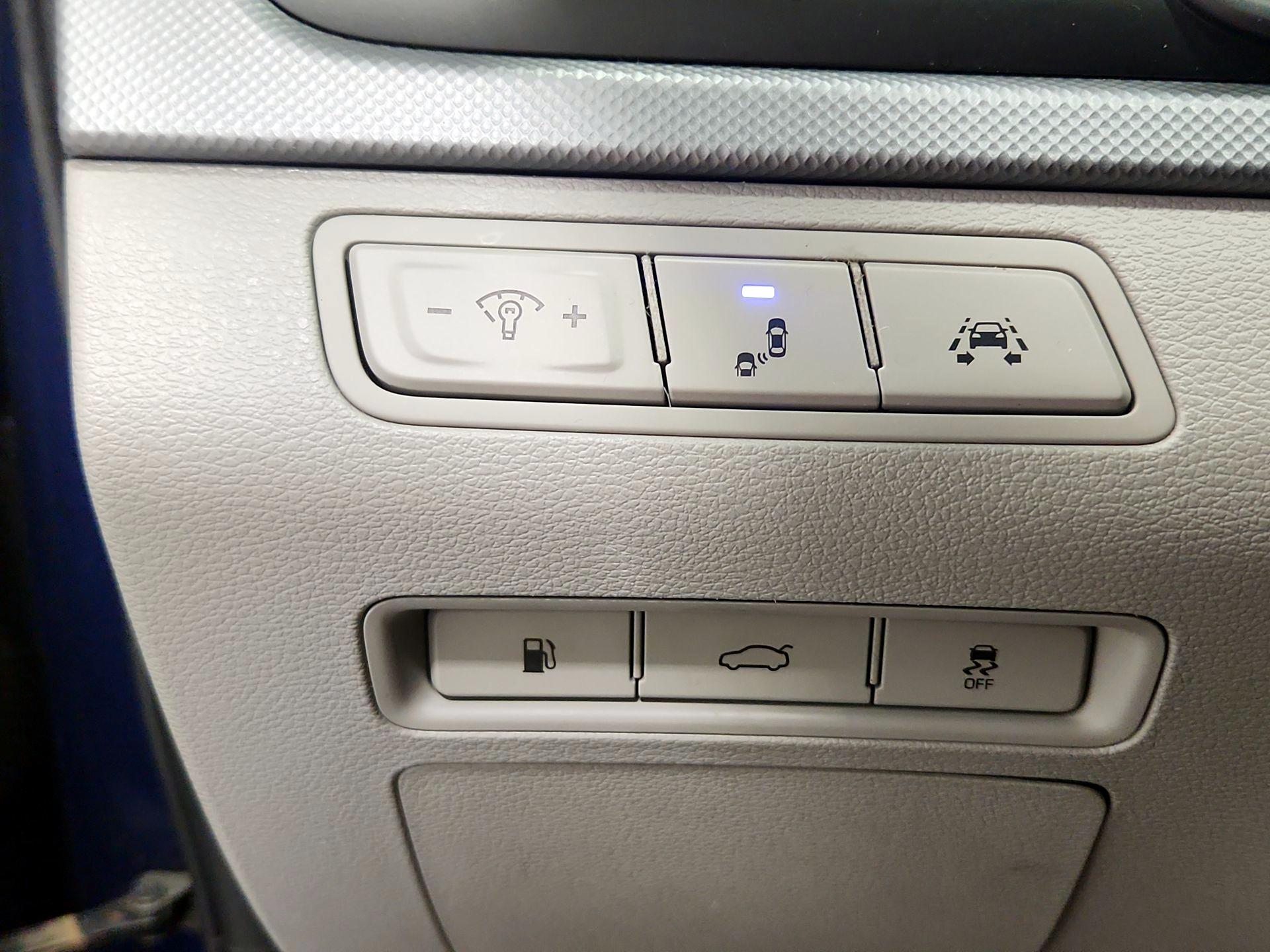 Thumbnail: 2019 Hyundai Sonata - 13