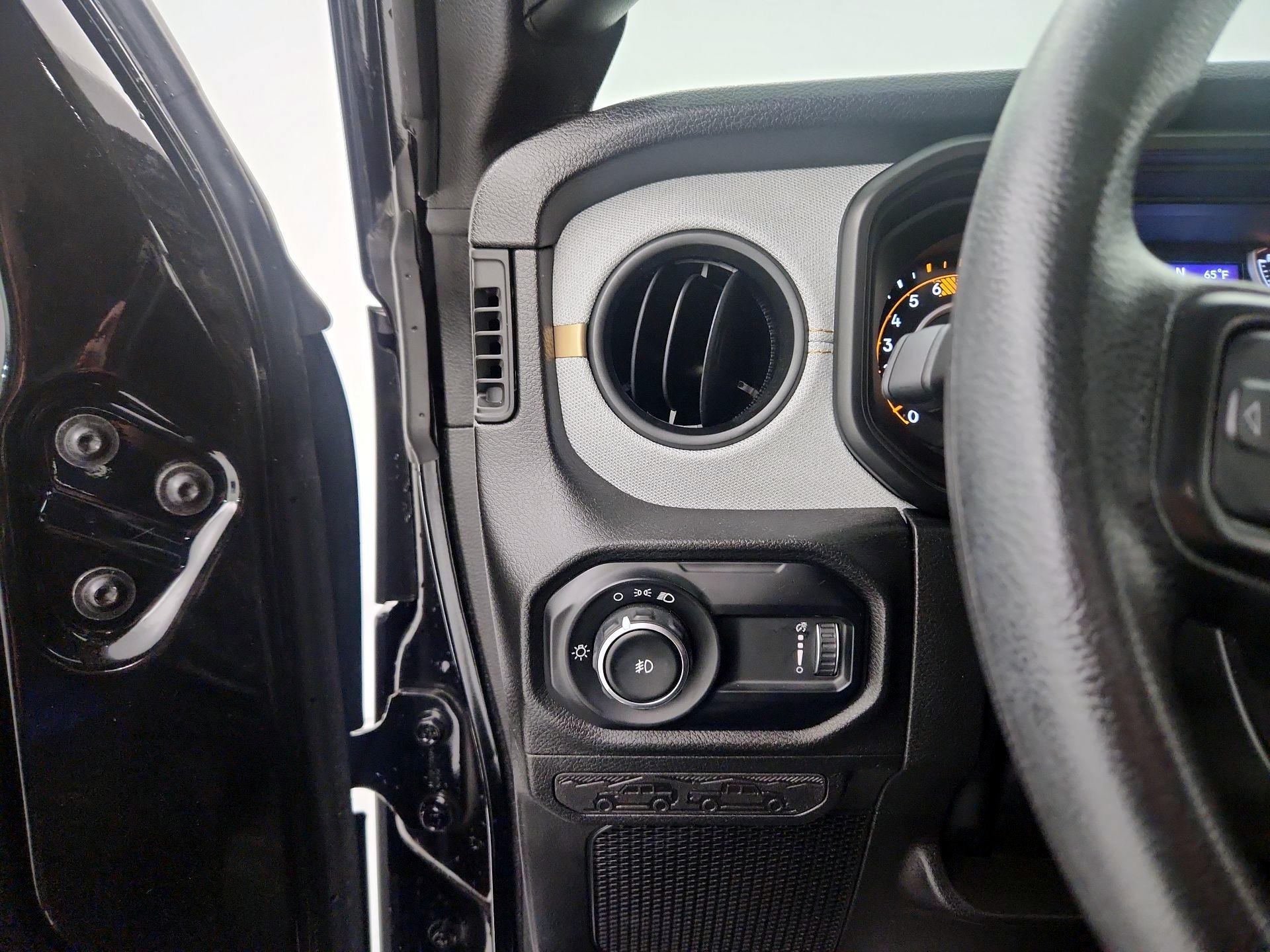 Thumbnail: 2025 Jeep Wrangler - 13