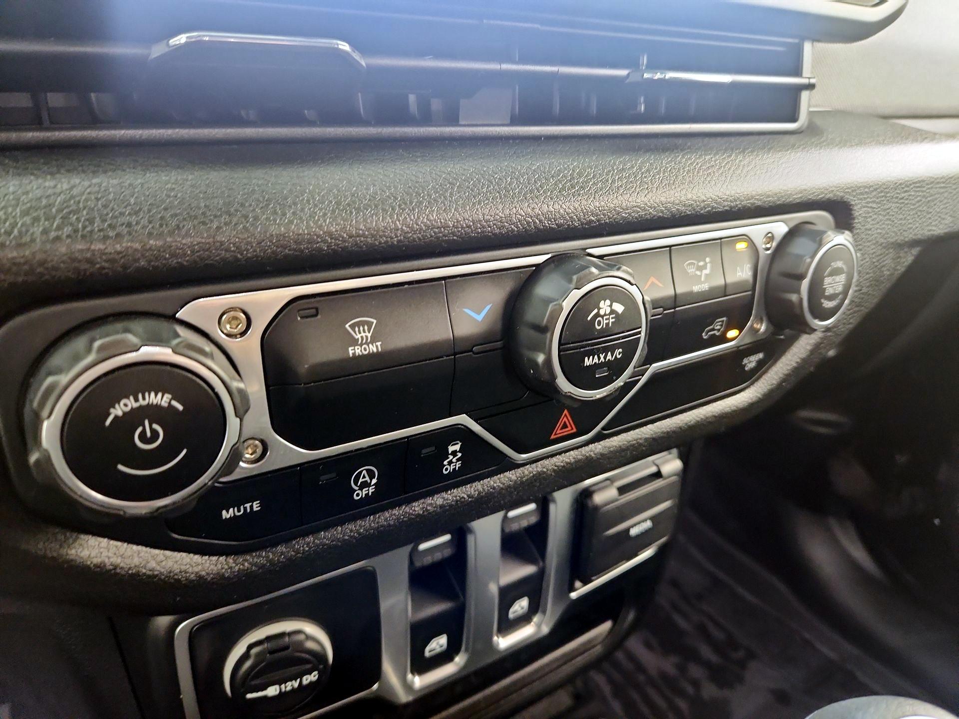 Thumbnail: 2025 Jeep Wrangler - 16