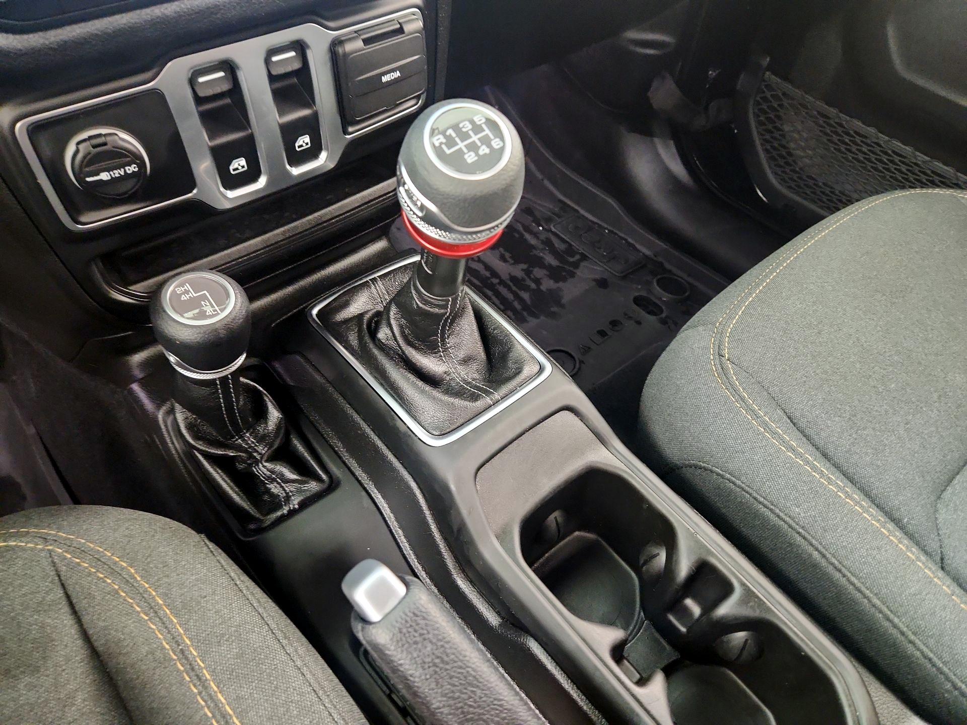 Thumbnail: 2025 Jeep Wrangler - 17