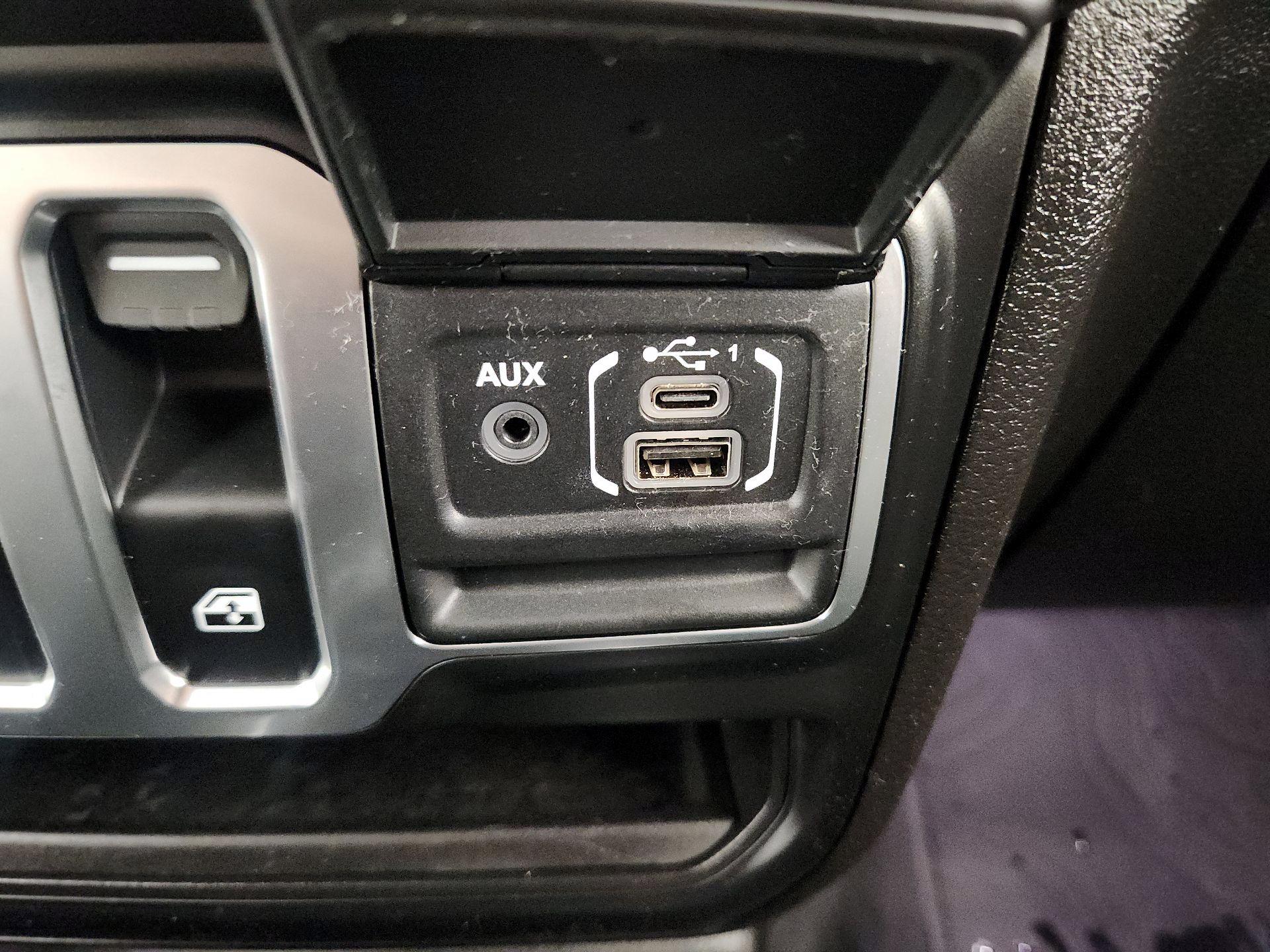 Thumbnail: 2025 Jeep Wrangler - 18