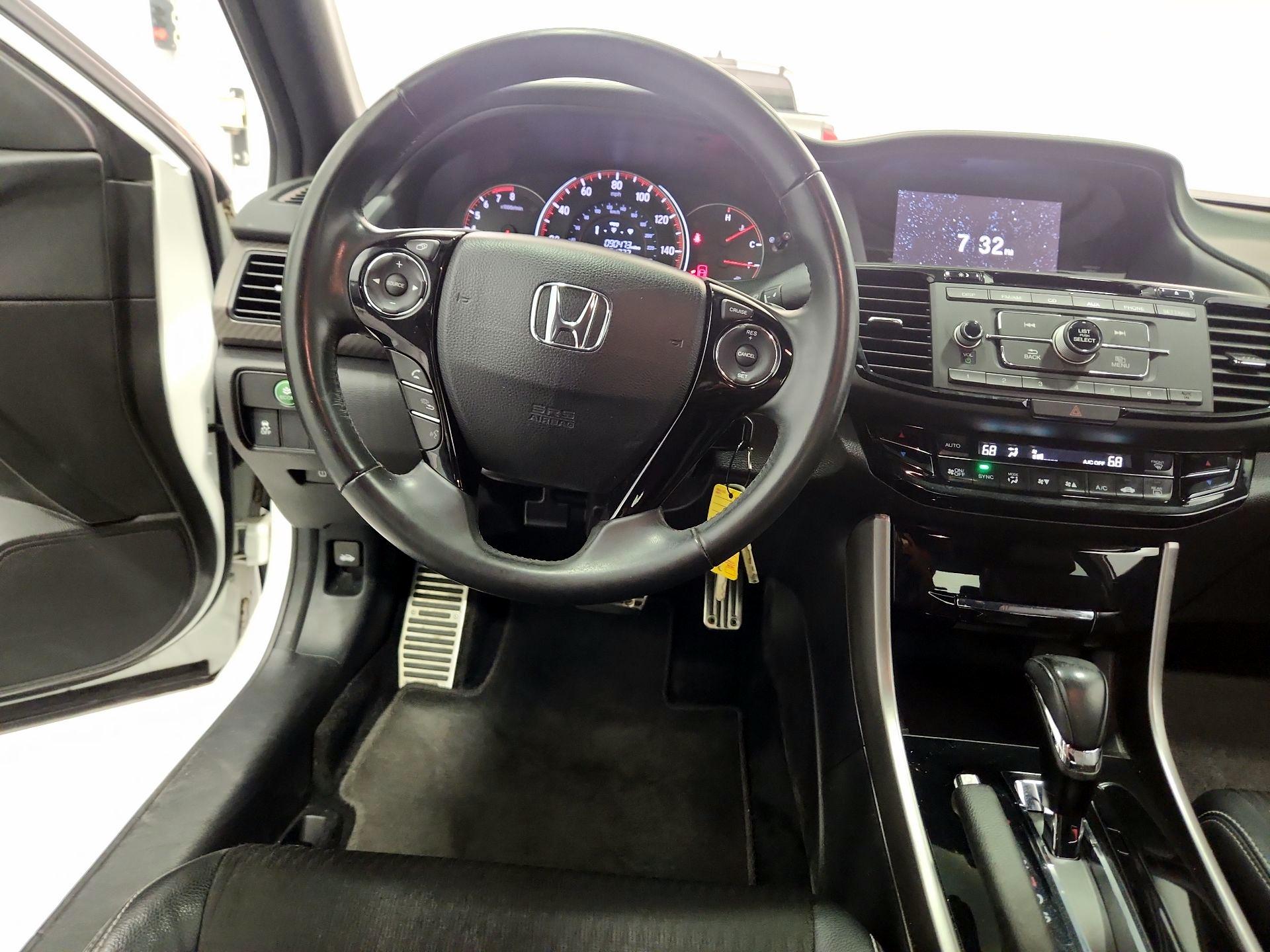 Thumbnail: 2017 Honda Accord - 10