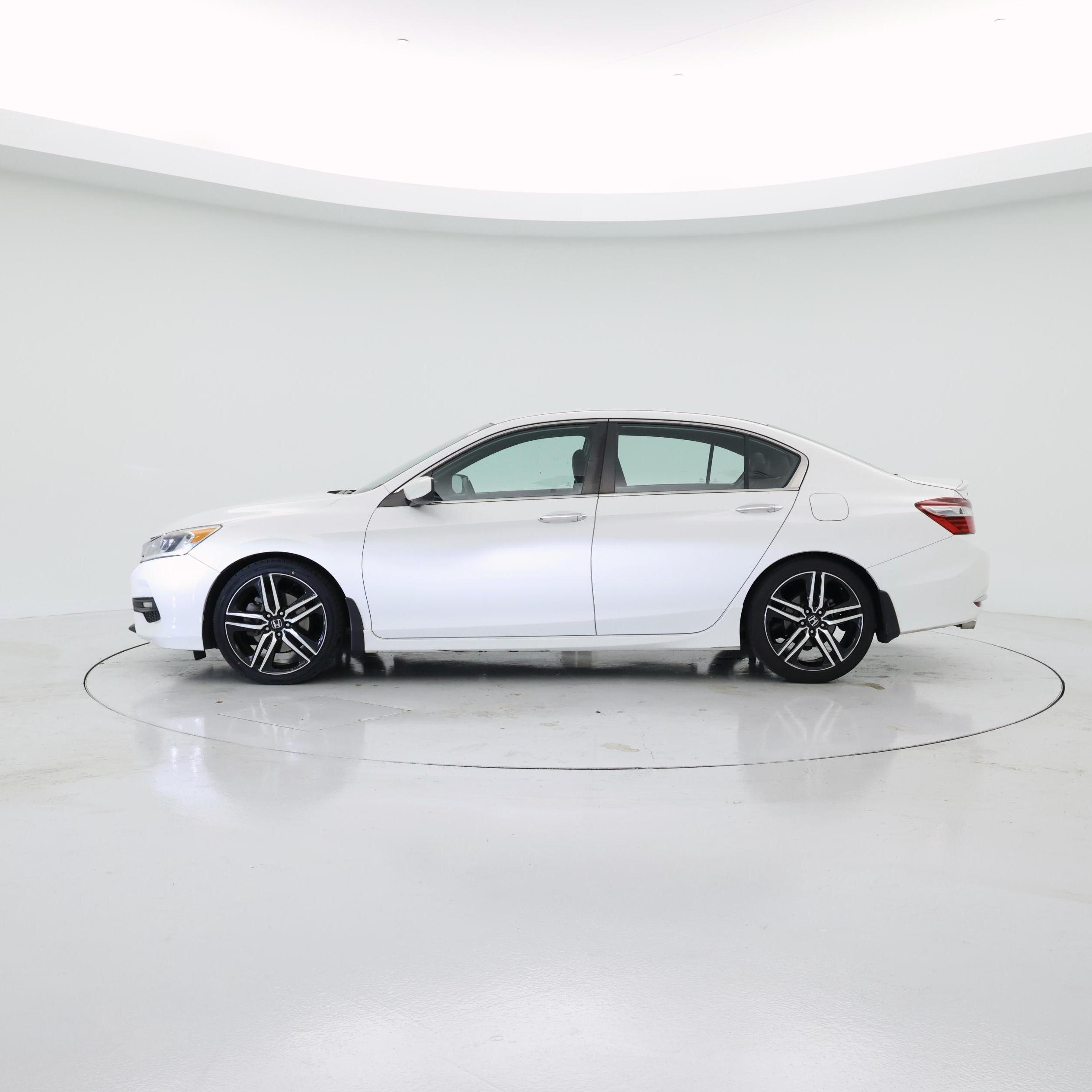 Thumbnail: 2017 Honda Accord - 3