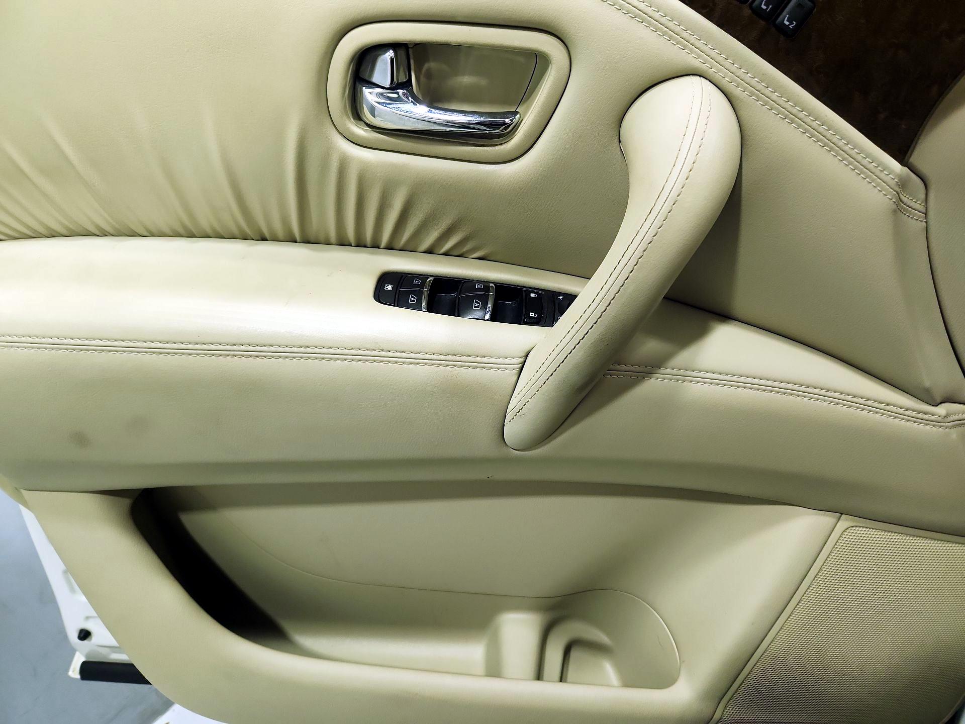 Thumbnail: 2017 INFINITI QX80 - 12