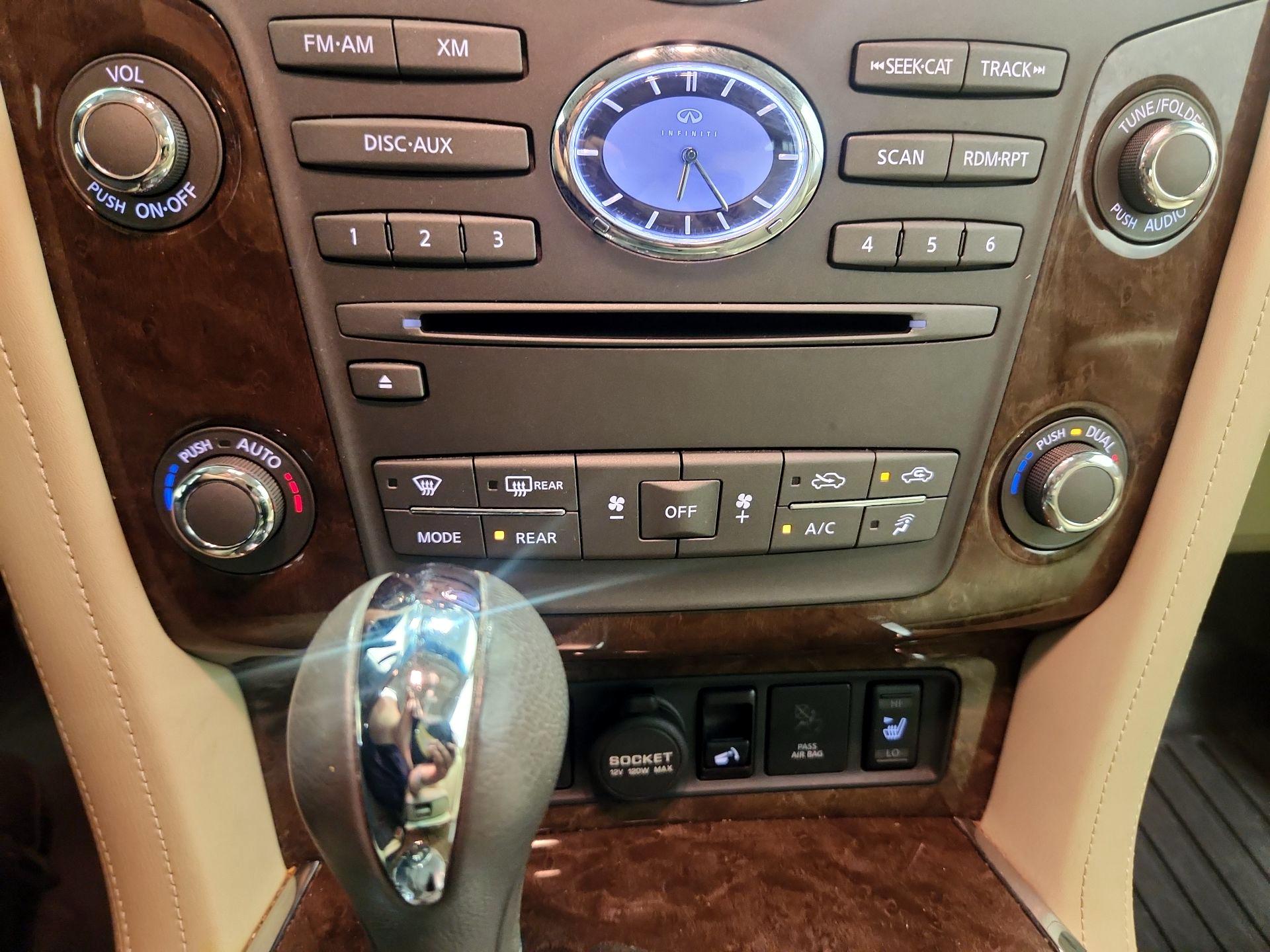 Thumbnail: 2017 INFINITI QX80 - 17