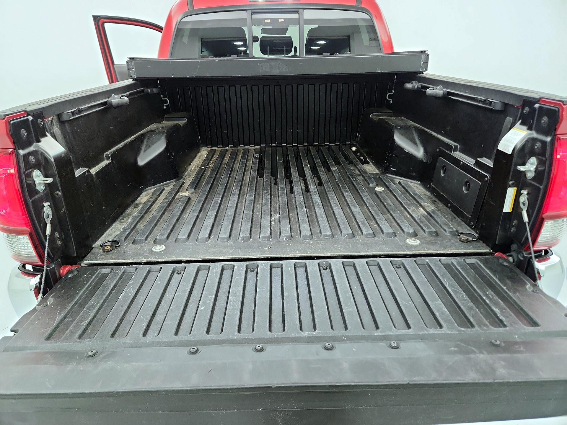 Thumbnail: 2022 Toyota Tacoma - 20