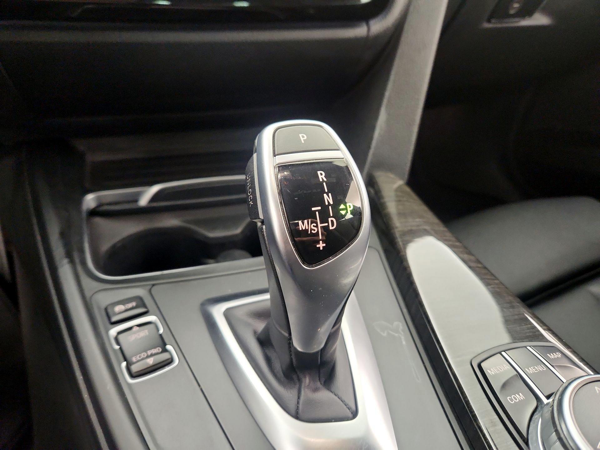 Thumbnail: 2018 BMW 3 Series - 18