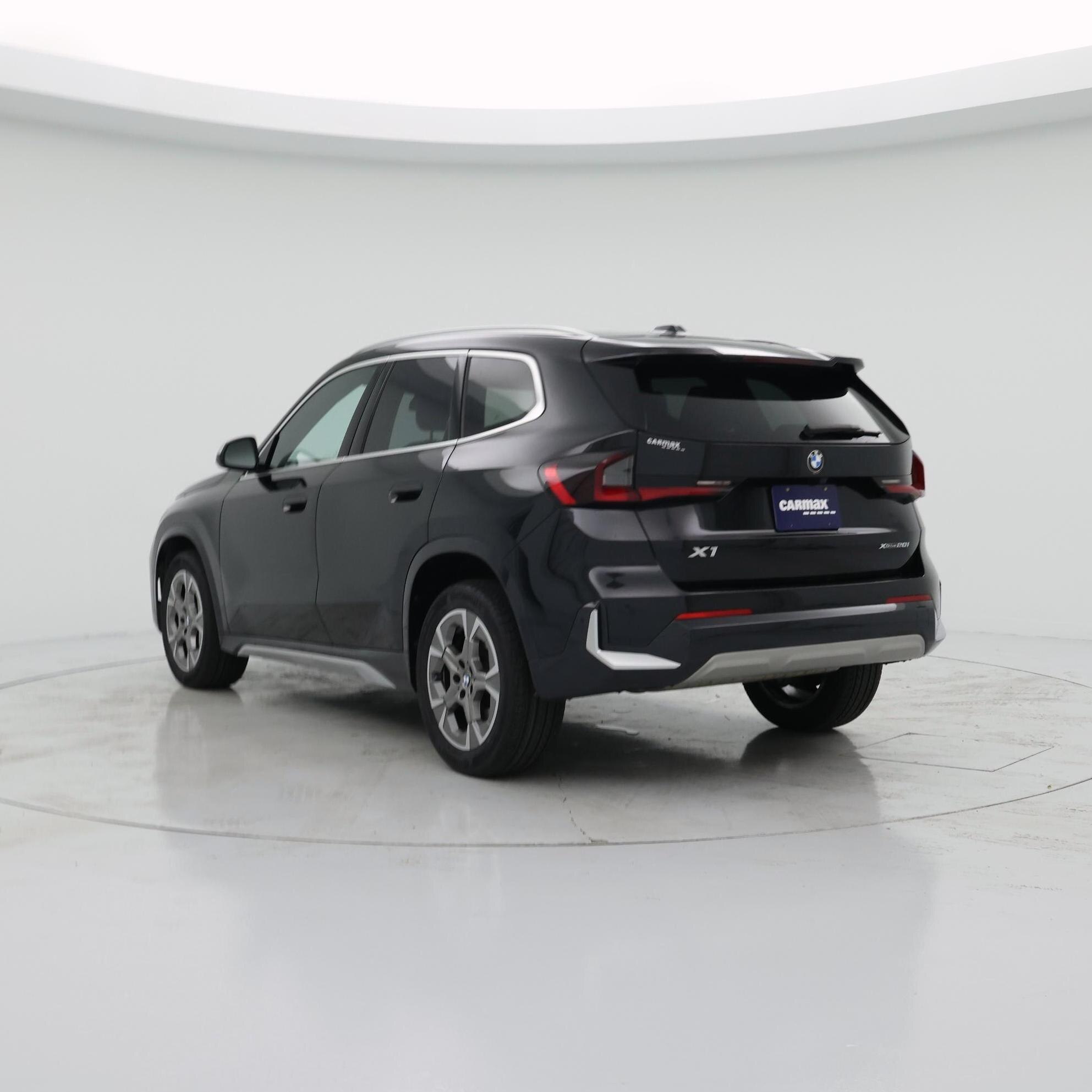 Thumbnail: 2023 BMW X1 - 2