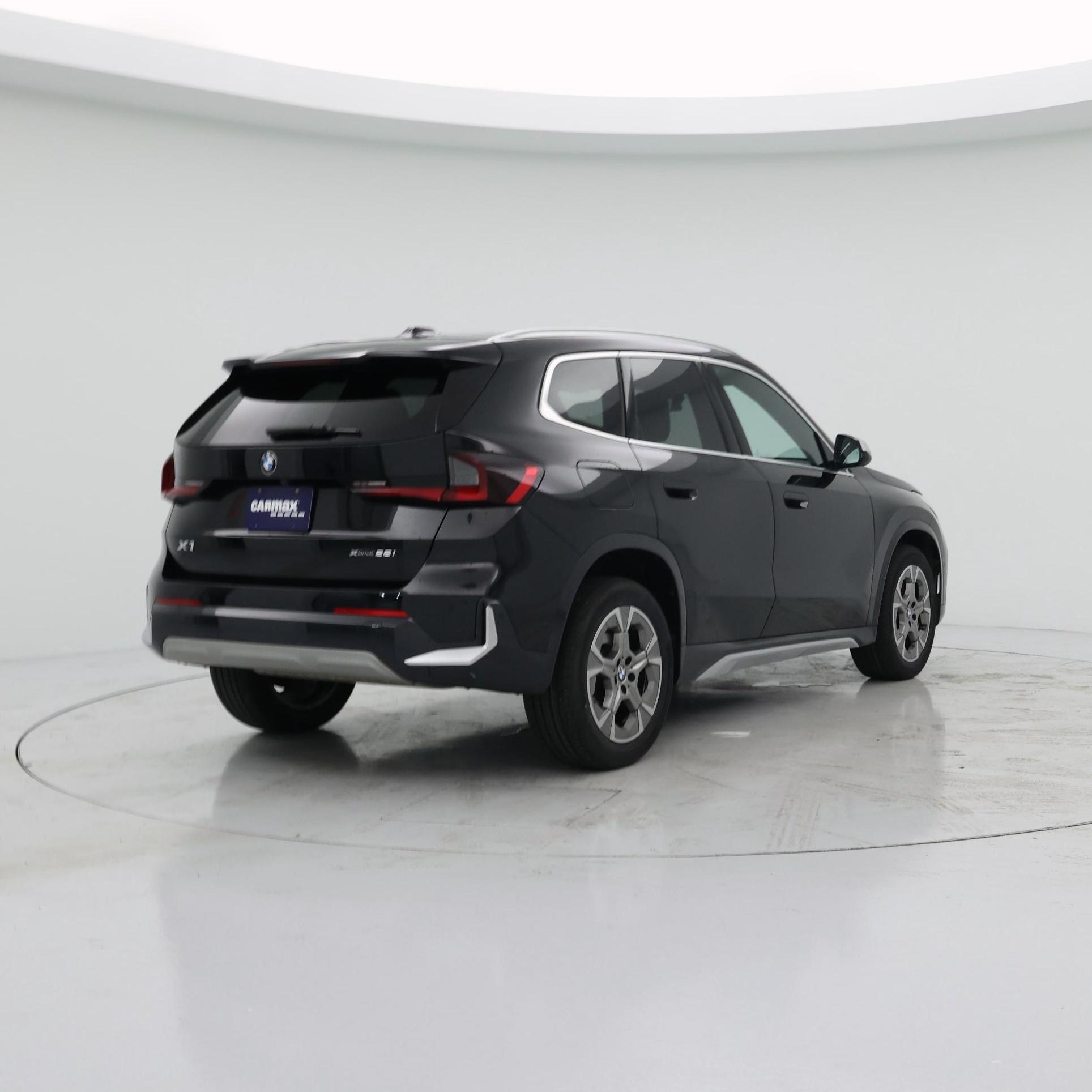 Thumbnail: 2023 BMW X1 - 8