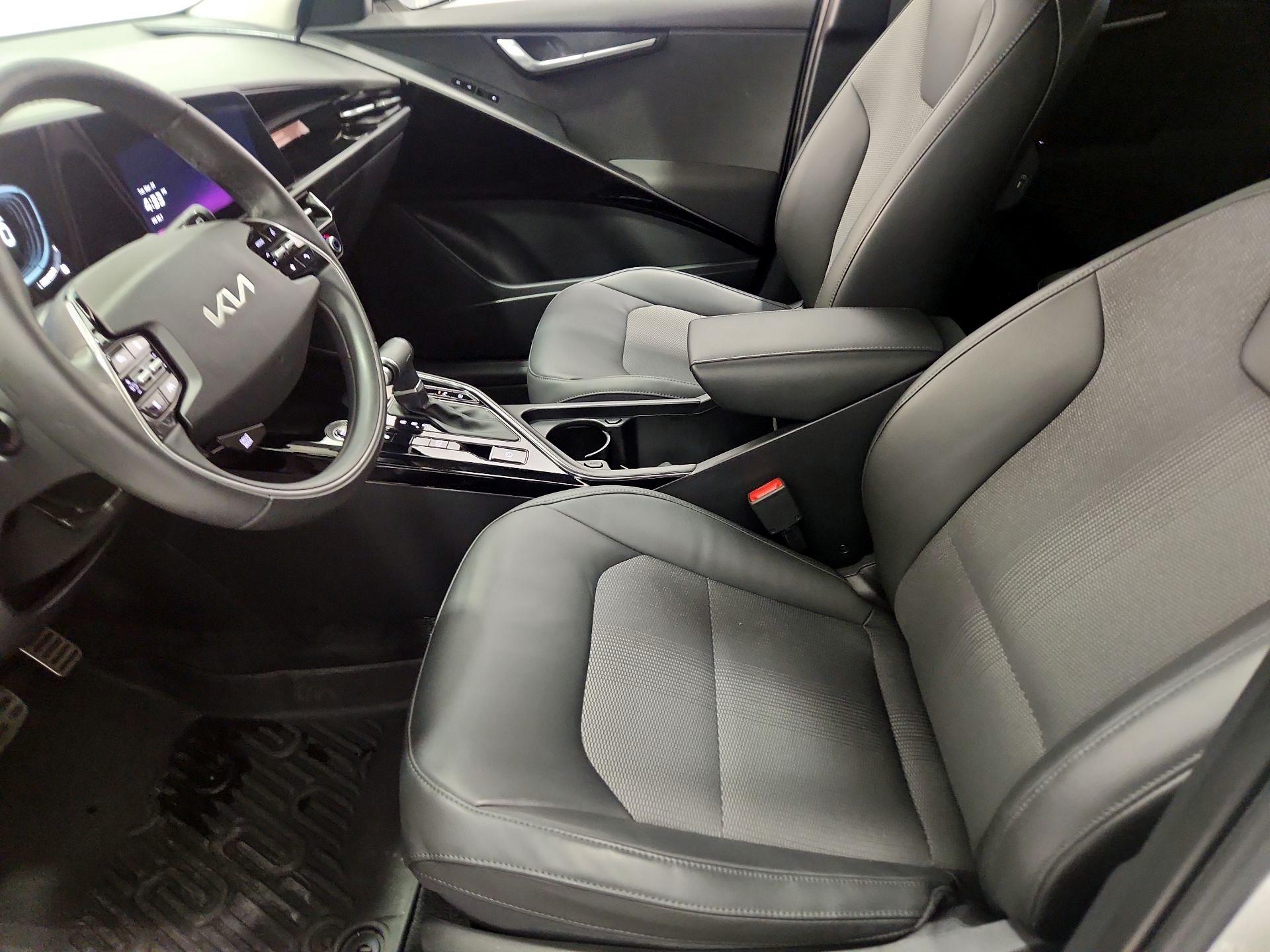 Thumbnail: 2024 Kia Niro - 11