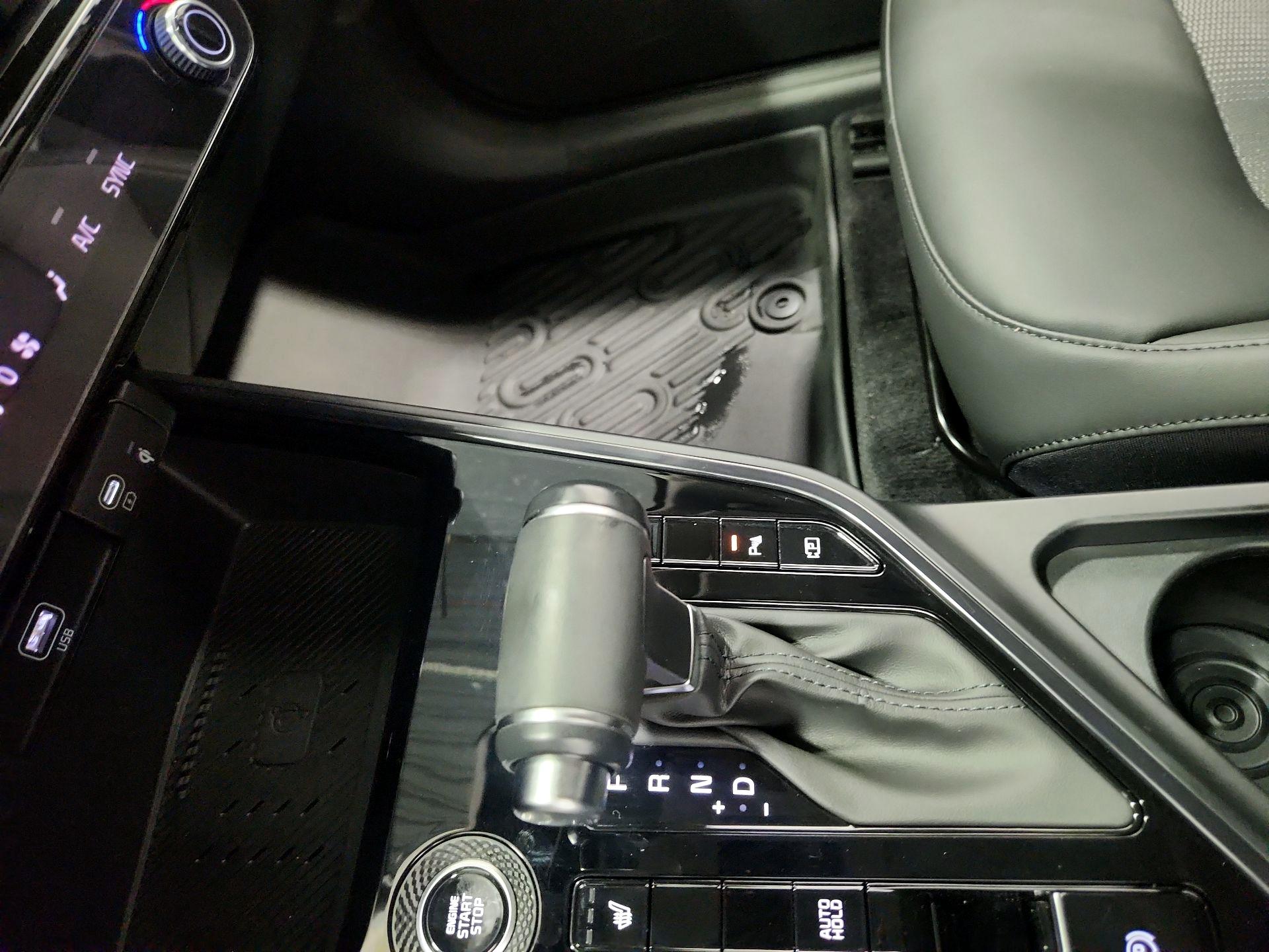 Thumbnail: 2024 Kia Niro - 17