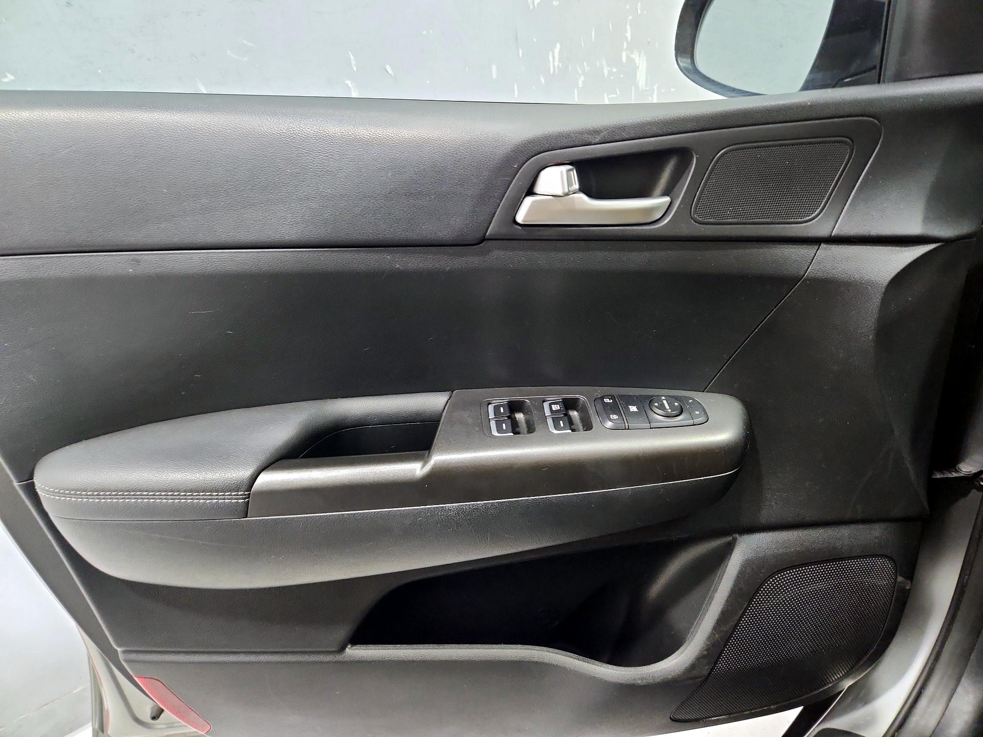 Thumbnail: 2022 Kia Sportage - 12