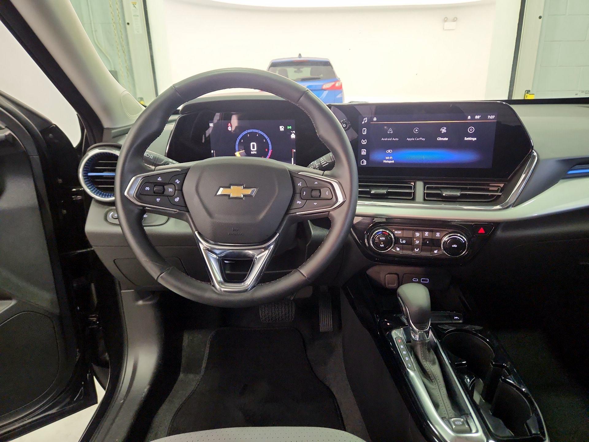 Thumbnail: 2025 Chevrolet Trax - 9