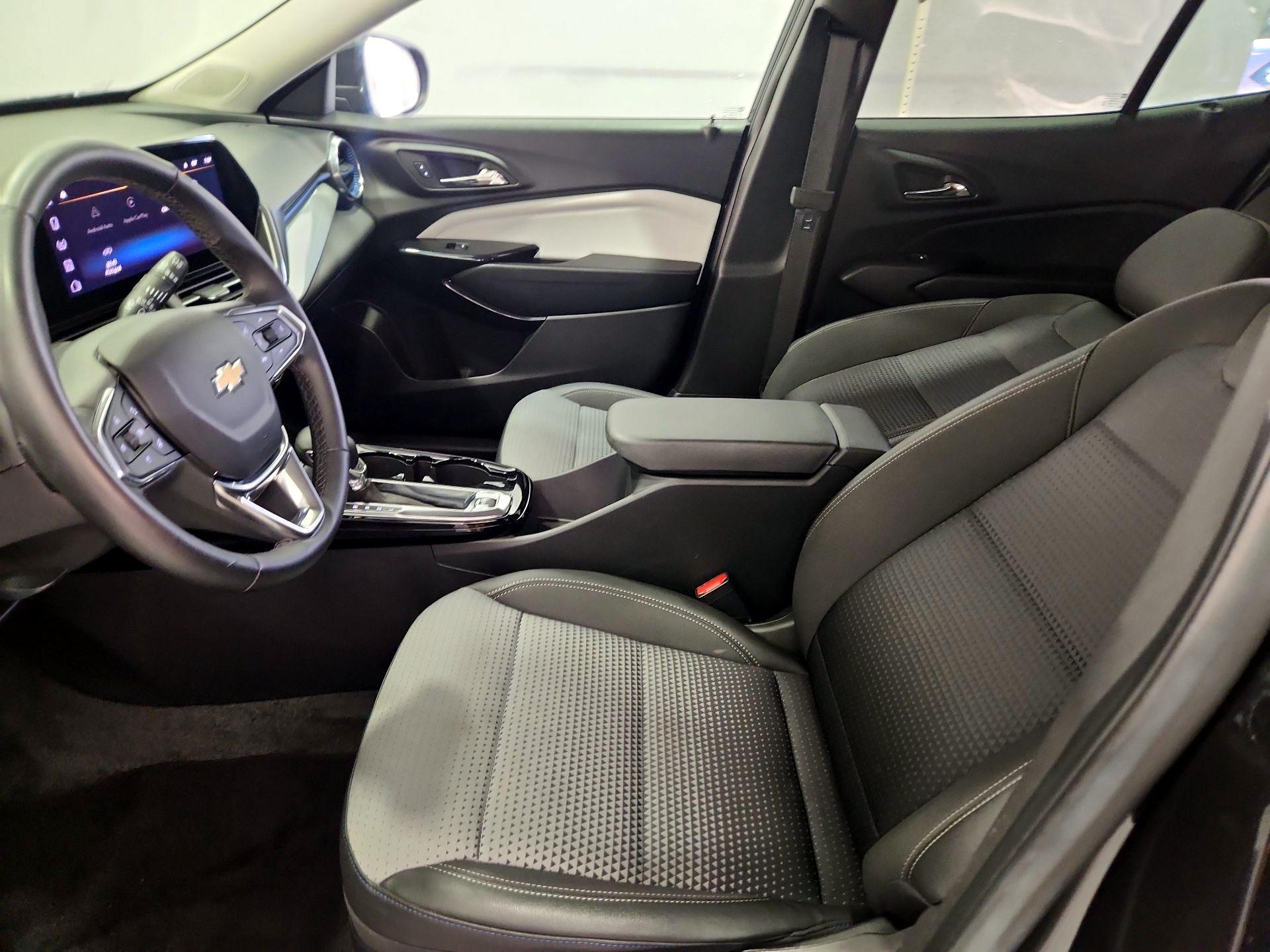 Thumbnail: 2025 Chevrolet Trax - 11