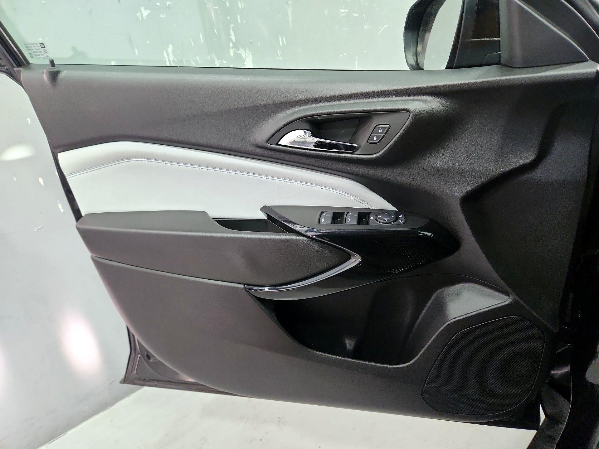 Thumbnail: 2025 Chevrolet Trax - 12