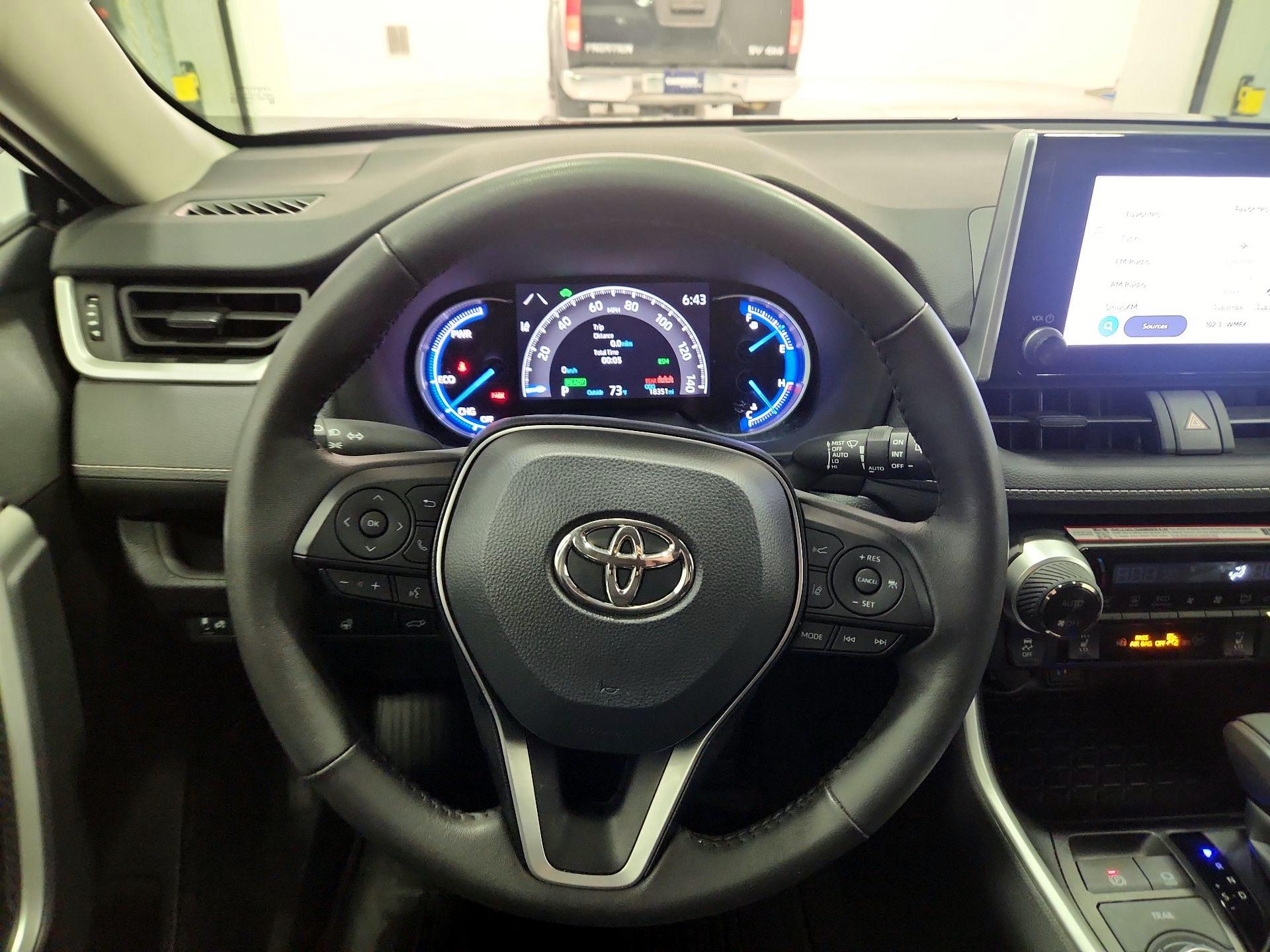 Thumbnail: 2025 Toyota RAV4 - 10