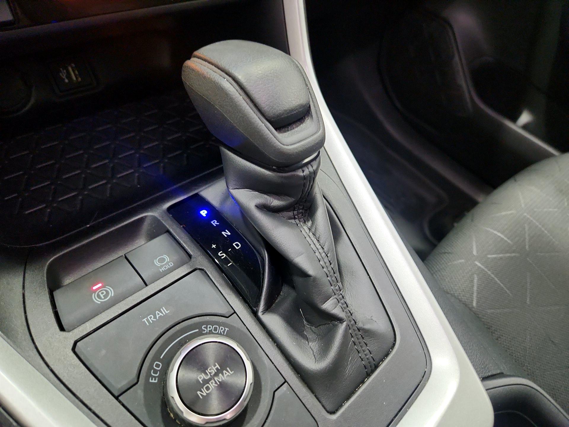 Thumbnail: 2025 Toyota RAV4 - 17