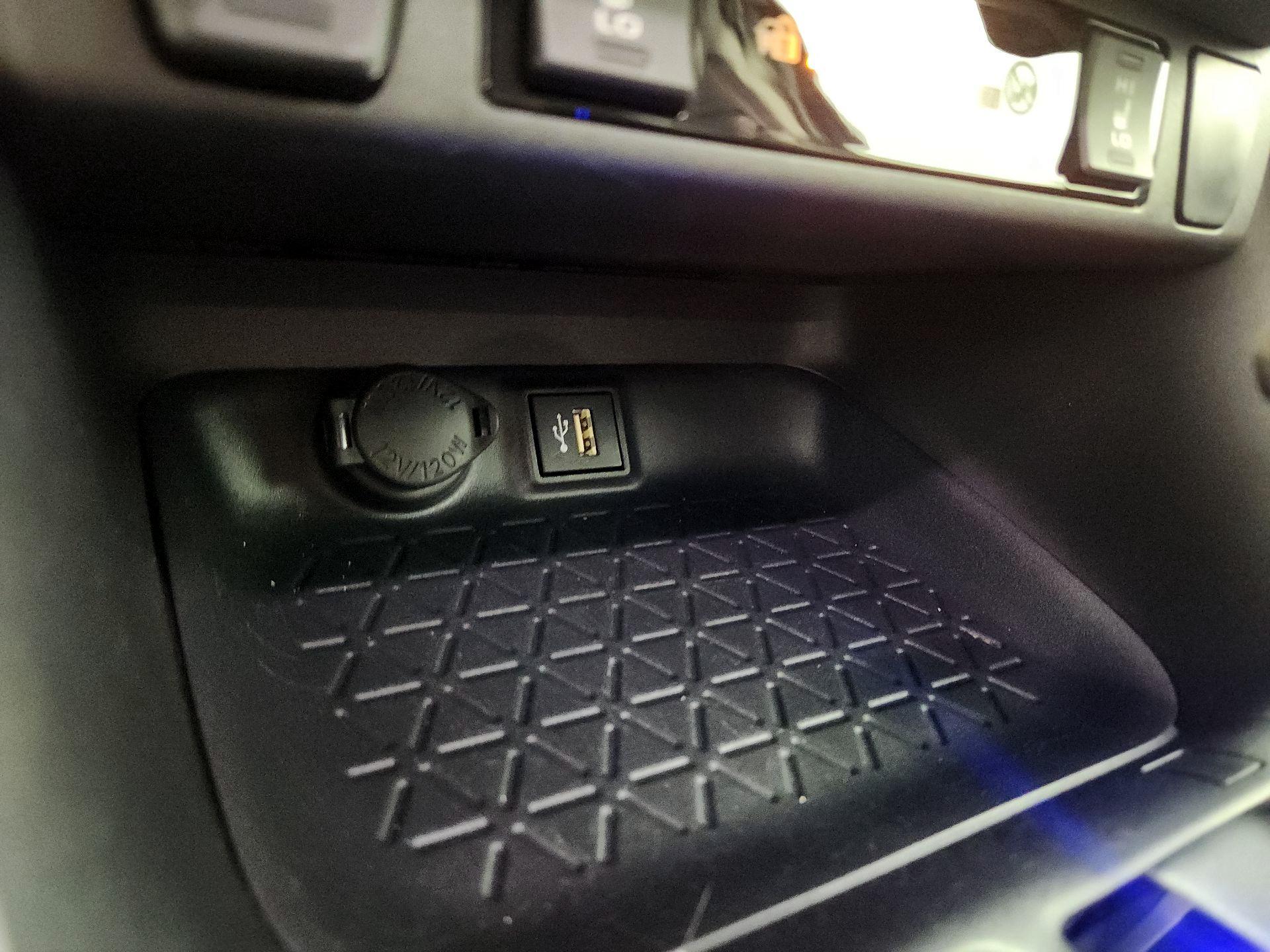 Thumbnail: 2025 Toyota RAV4 - 18