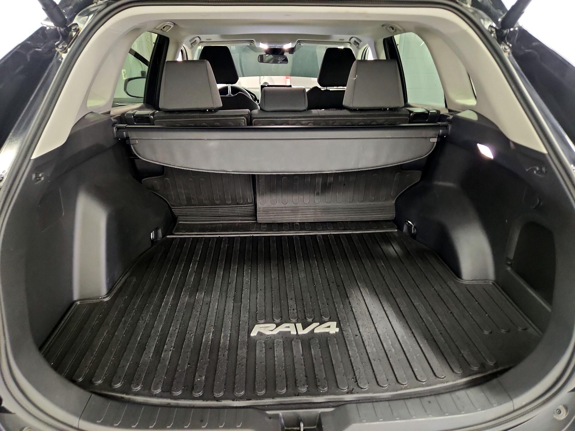 Thumbnail: 2025 Toyota RAV4 - 20