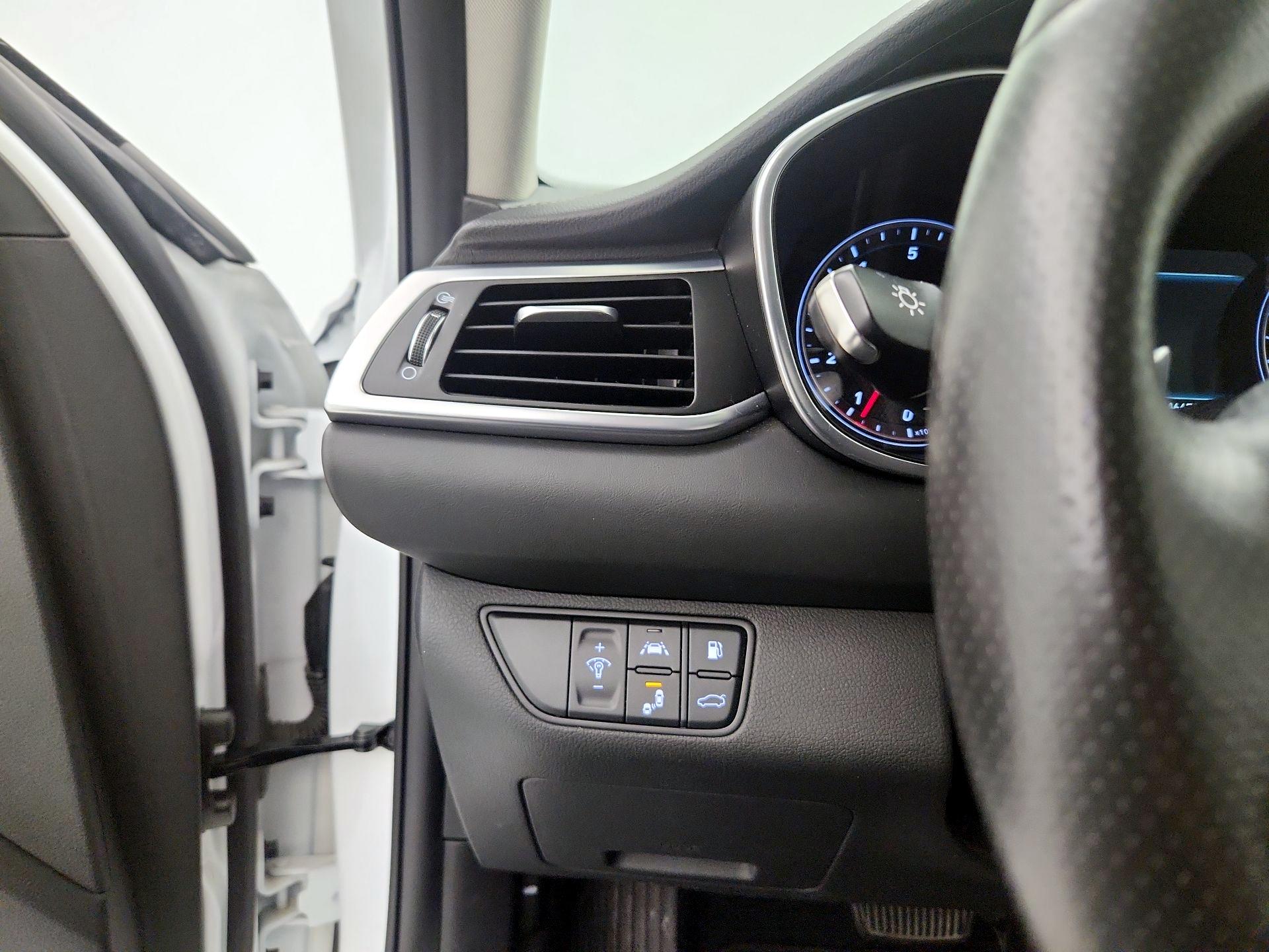 Thumbnail: 2020 Genesis G70 - 13