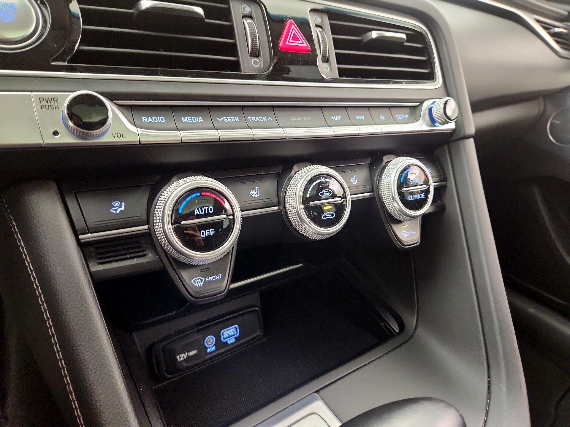 Thumbnail: 2020 Genesis G70 - 17