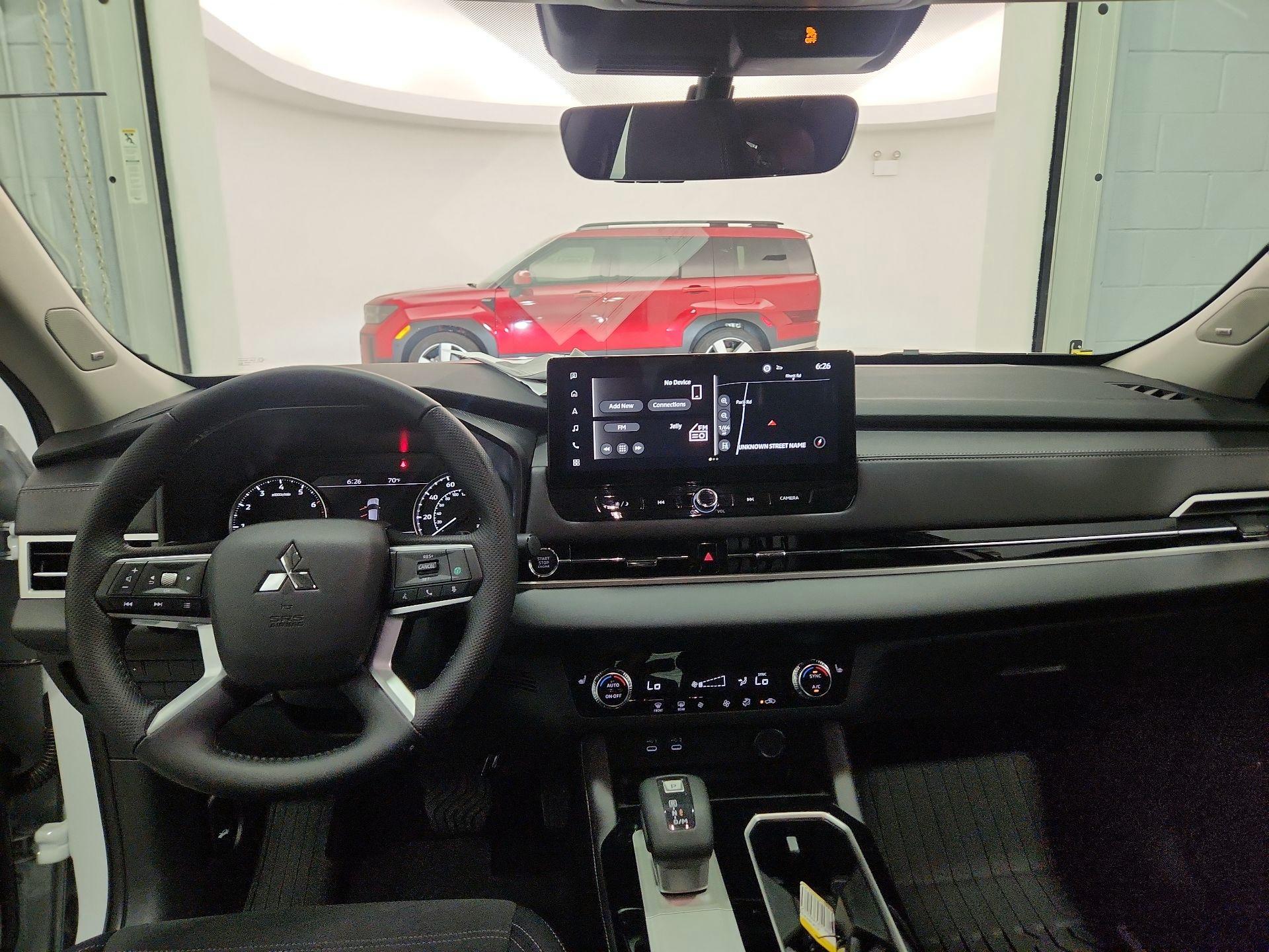 Thumbnail: 2025 Mitsubishi Outlander - 9