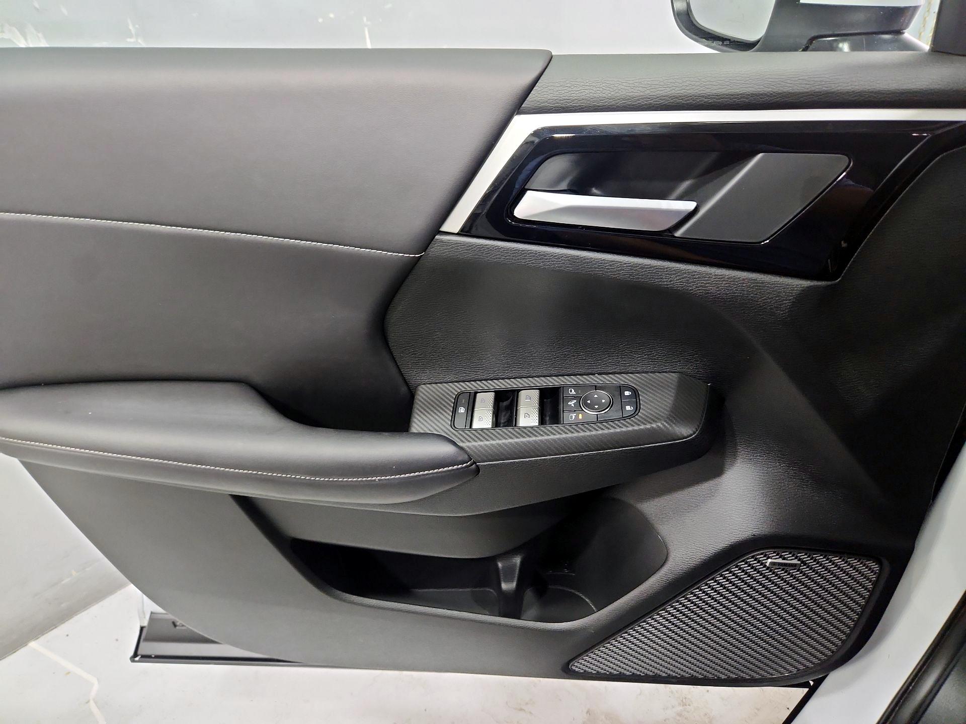 Thumbnail: 2025 Mitsubishi Outlander - 12