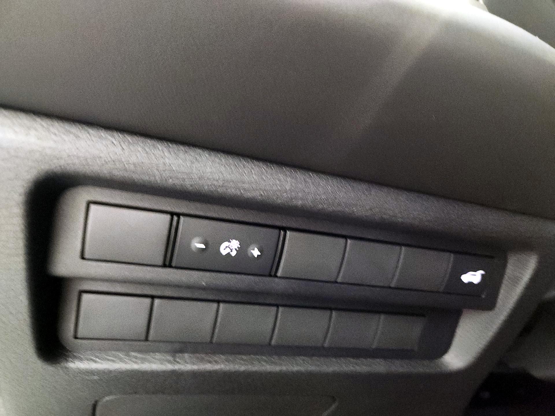 Thumbnail: 2025 Mitsubishi Outlander - 13