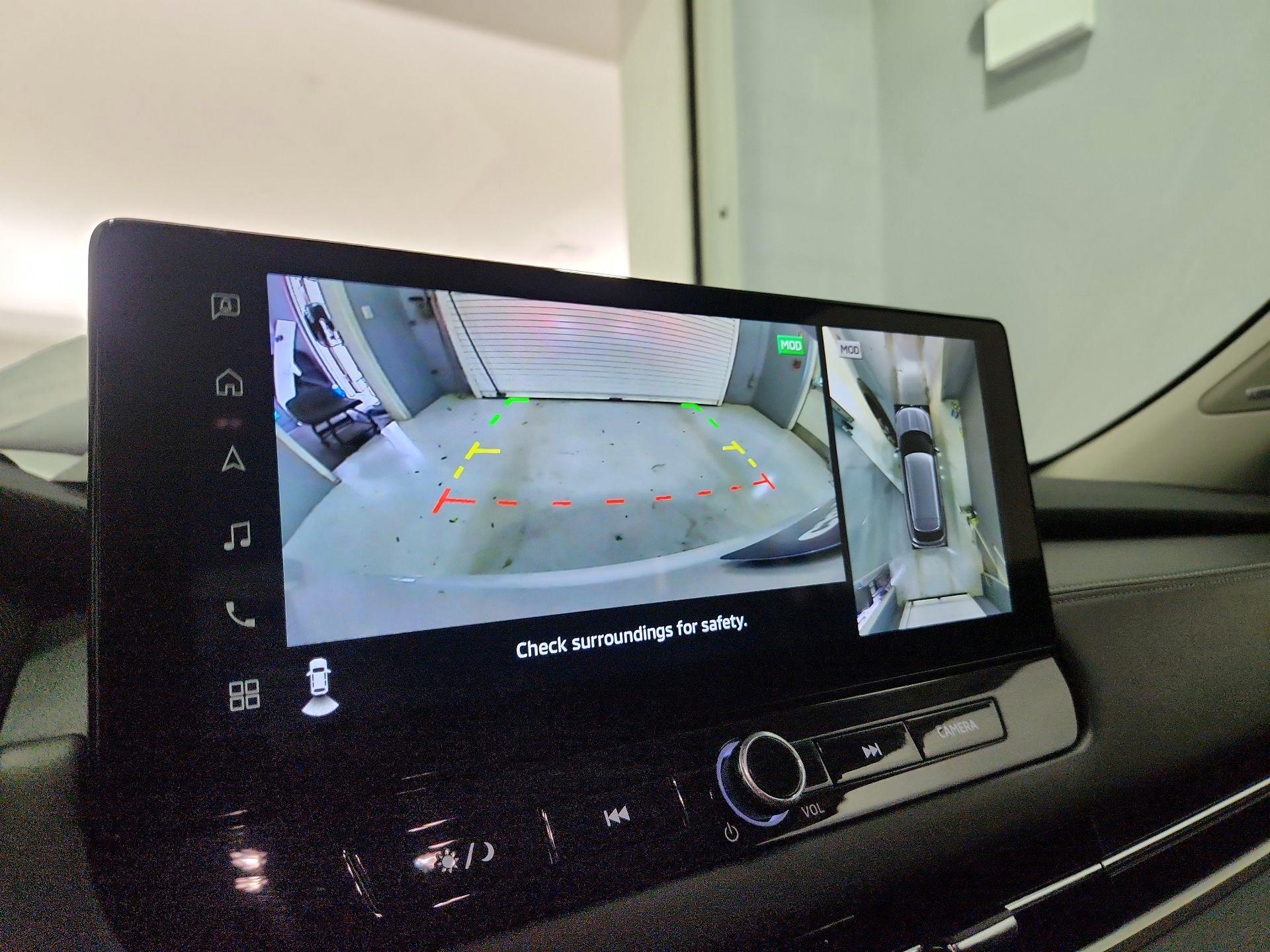 Thumbnail: 2025 Mitsubishi Outlander - 14