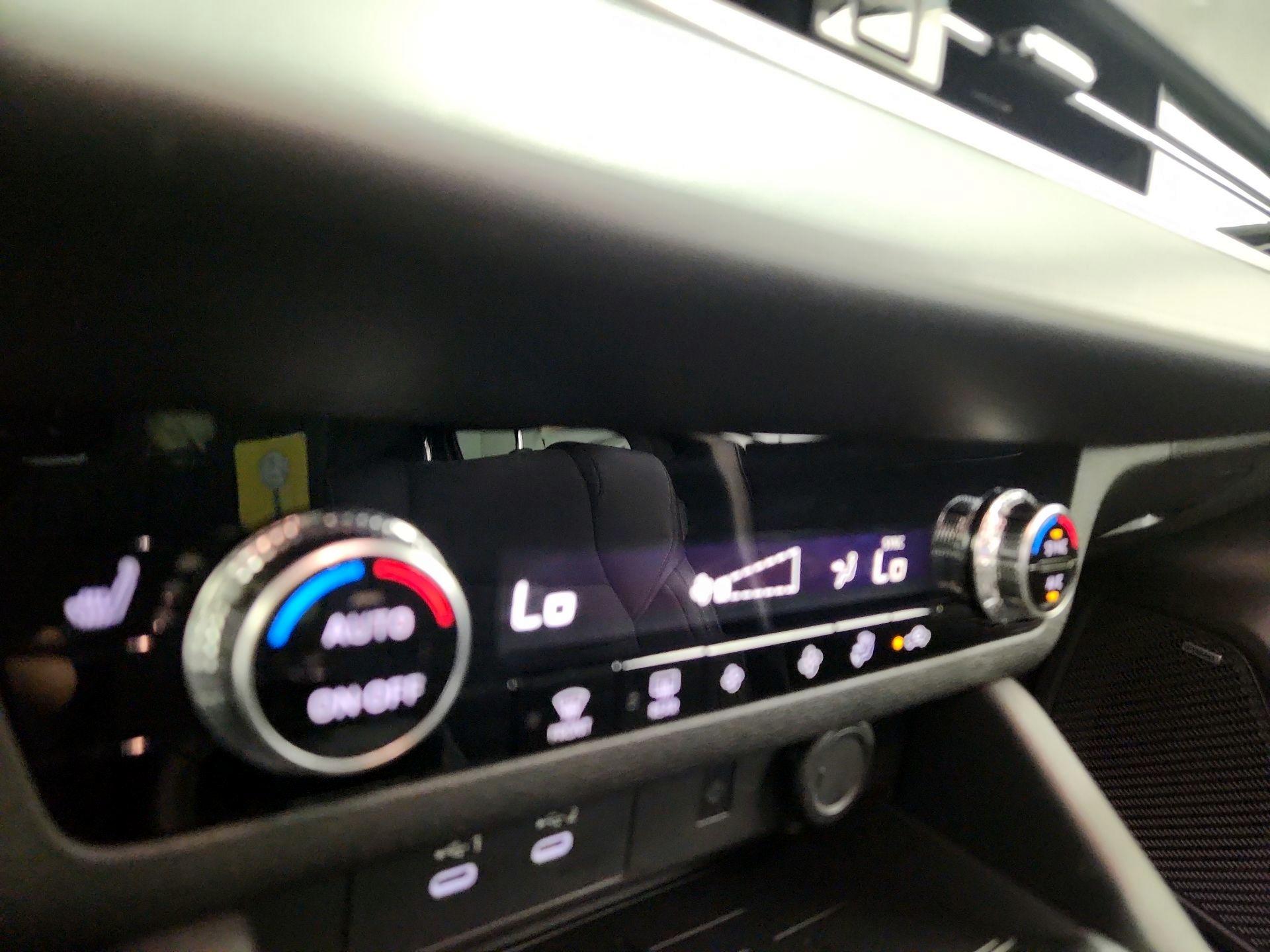 Thumbnail: 2025 Mitsubishi Outlander - 16