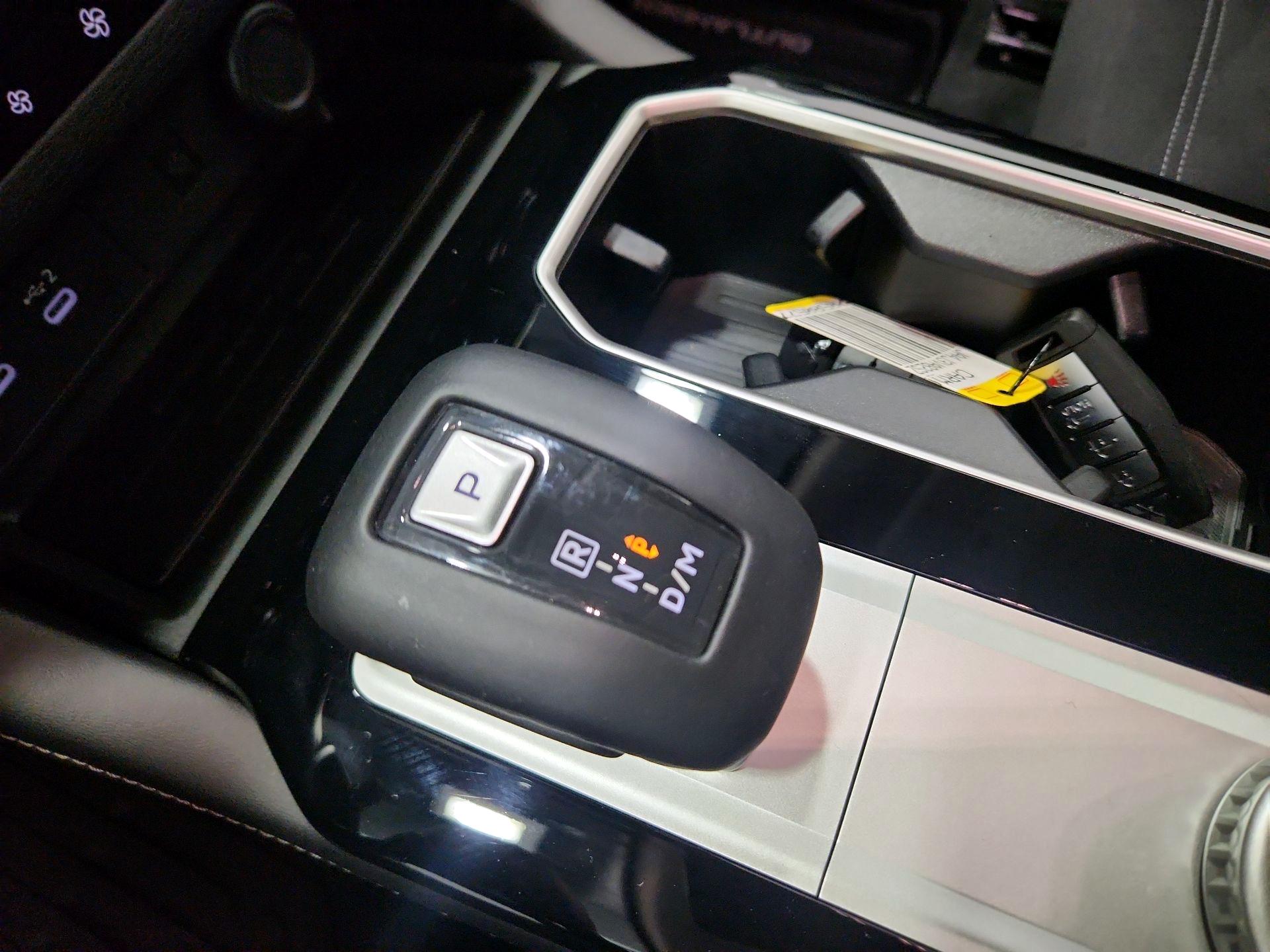 Thumbnail: 2025 Mitsubishi Outlander - 17