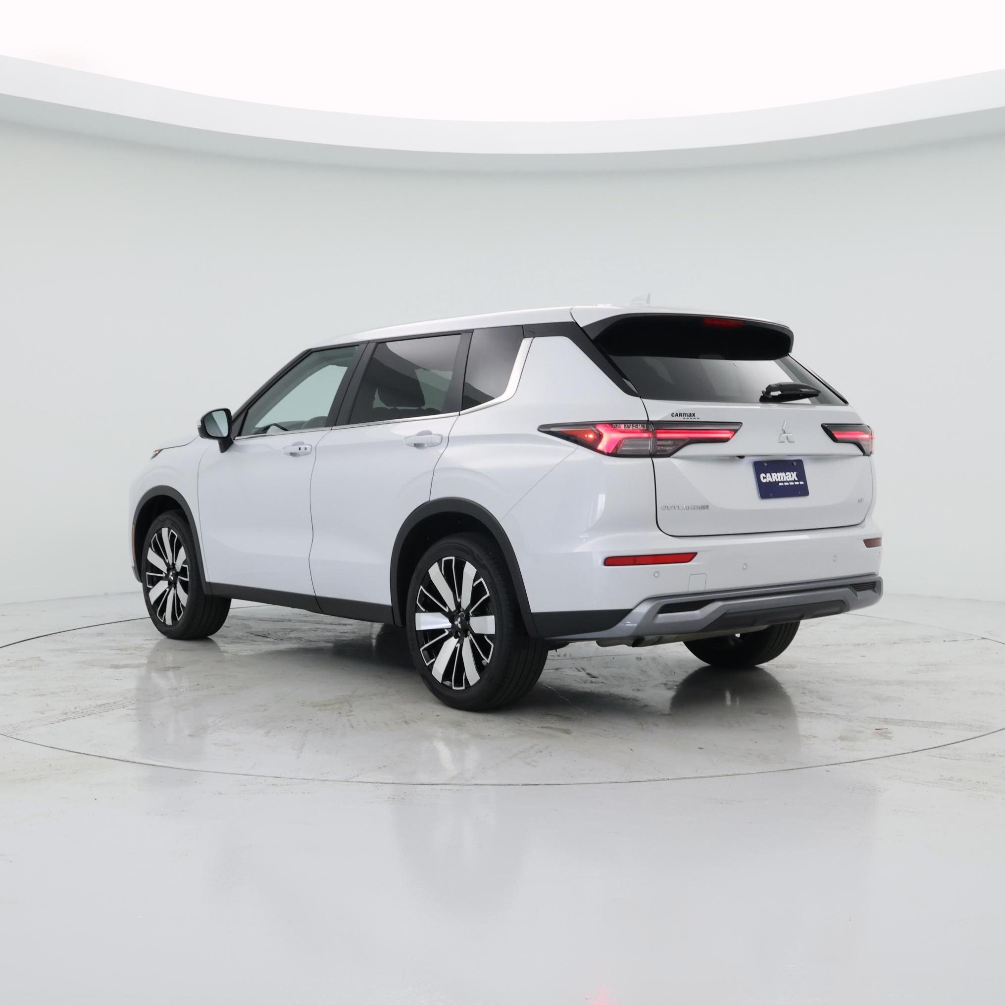 Thumbnail: 2025 Mitsubishi Outlander - 2