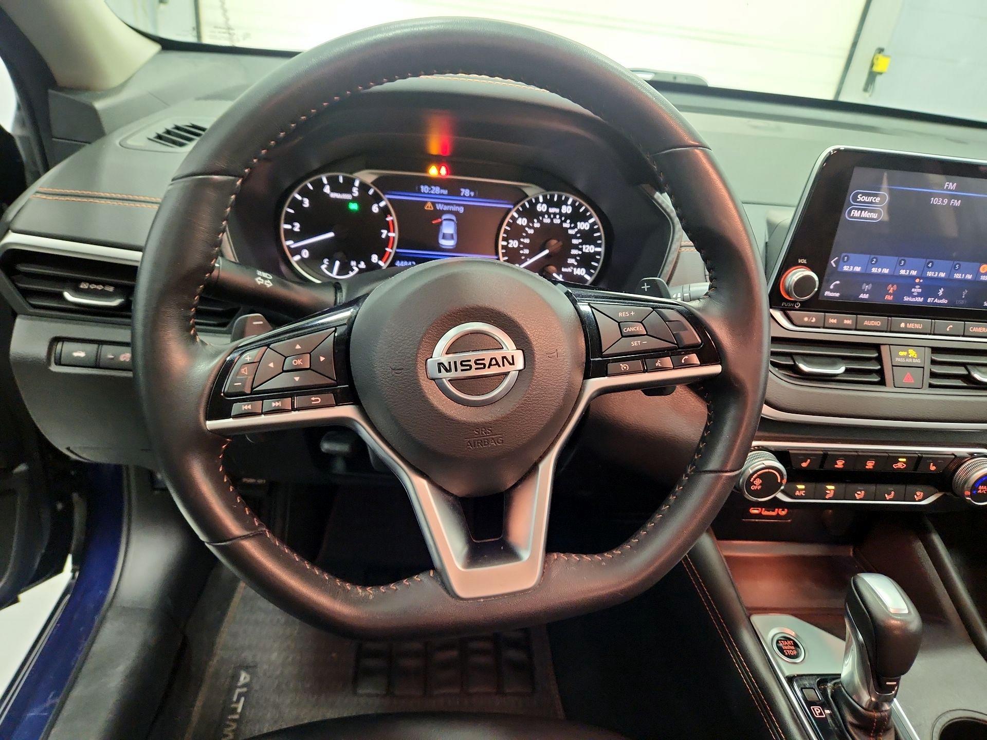 Thumbnail: 2020 Nissan Altima - 10