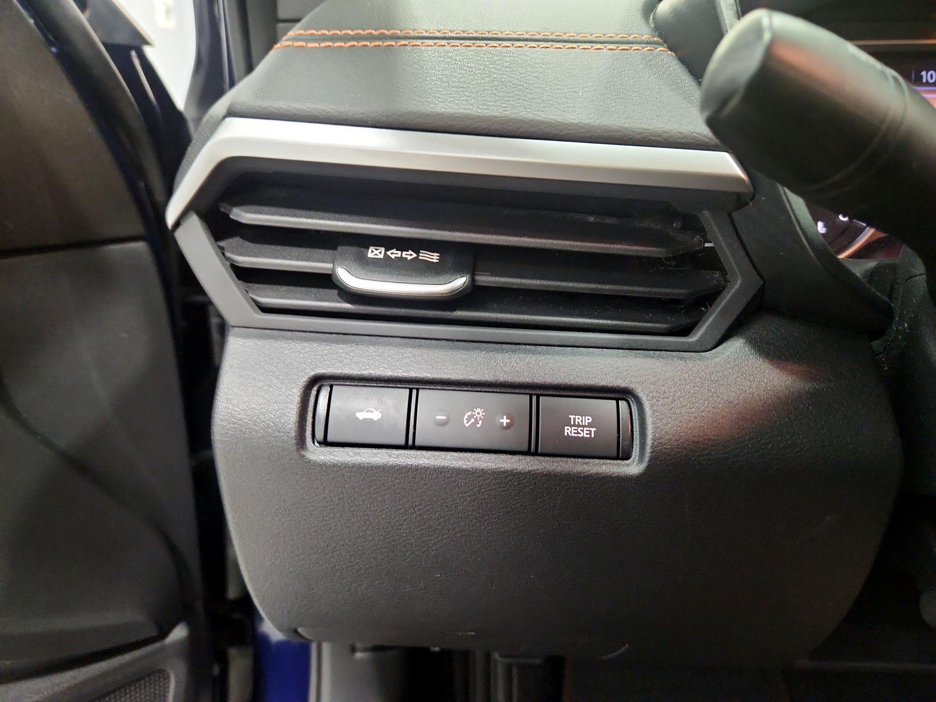 Thumbnail: 2020 Nissan Altima - 13