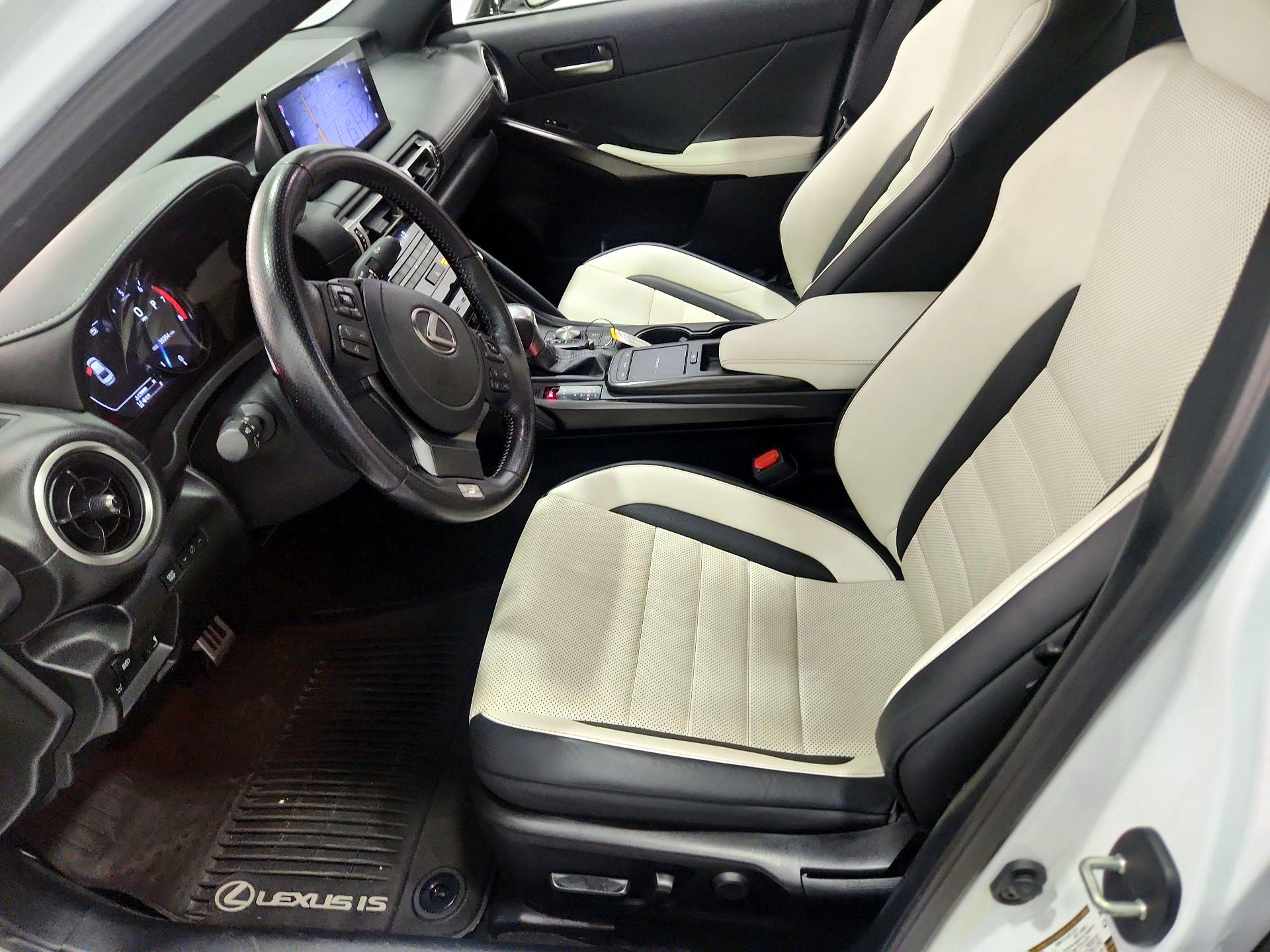 Thumbnail: 2022 Lexus IS - 11