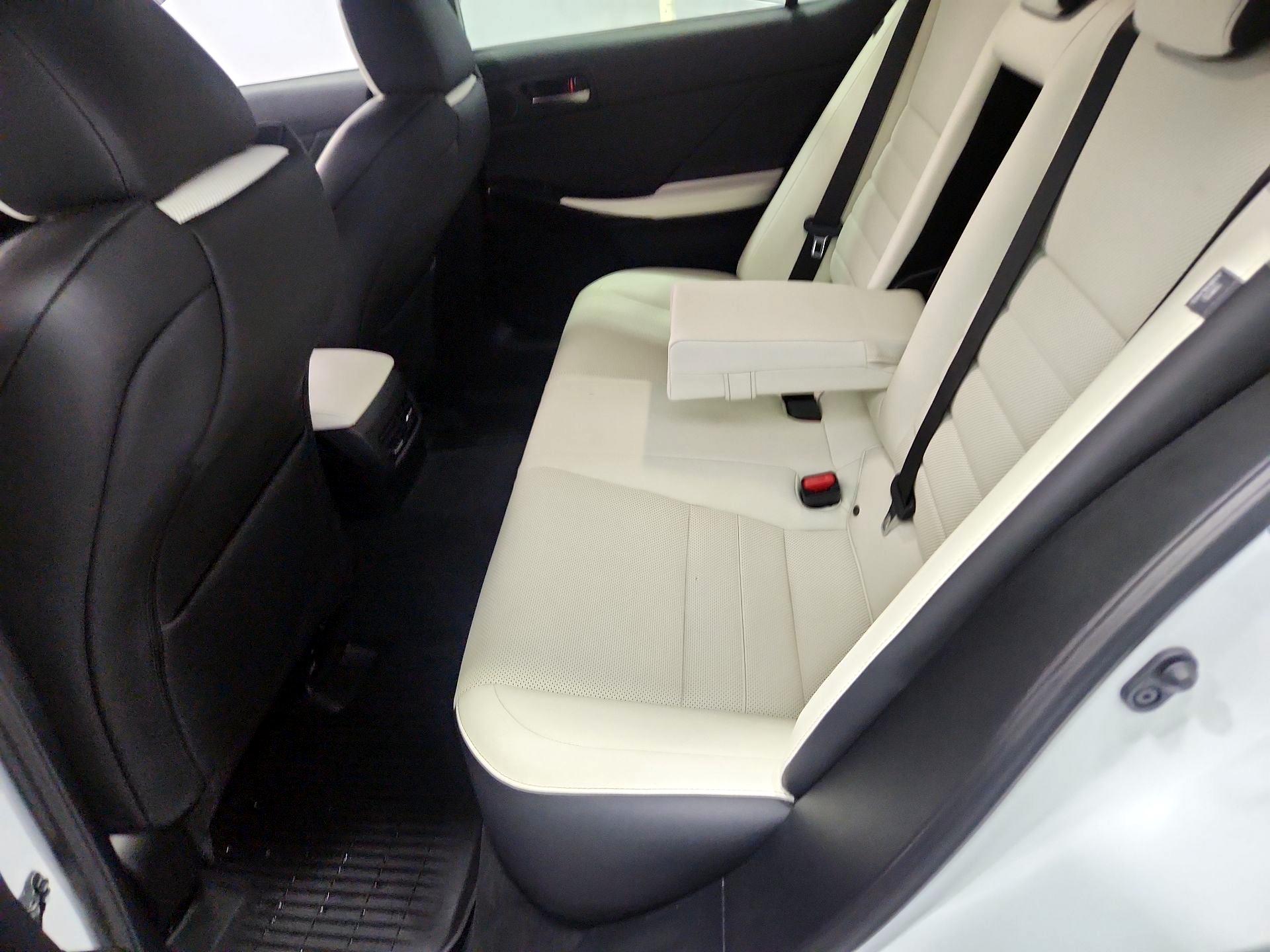 Thumbnail: 2022 Lexus IS - 18