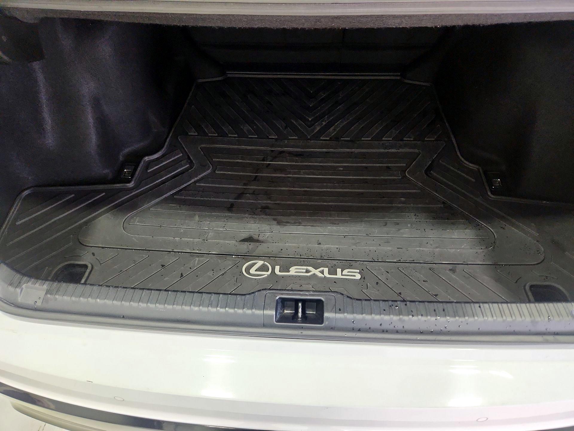 Thumbnail: 2022 Lexus IS - 19