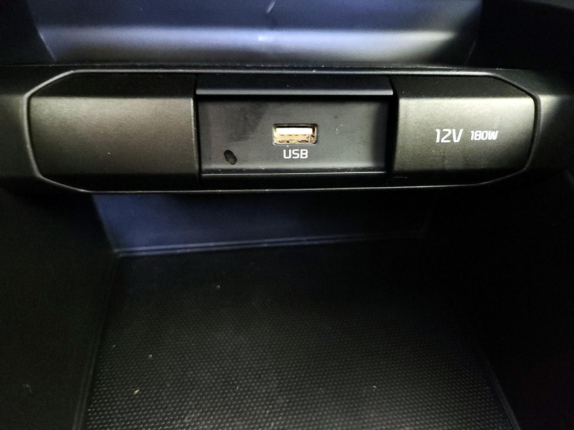 Thumbnail: 2023 Kia Rio - 18