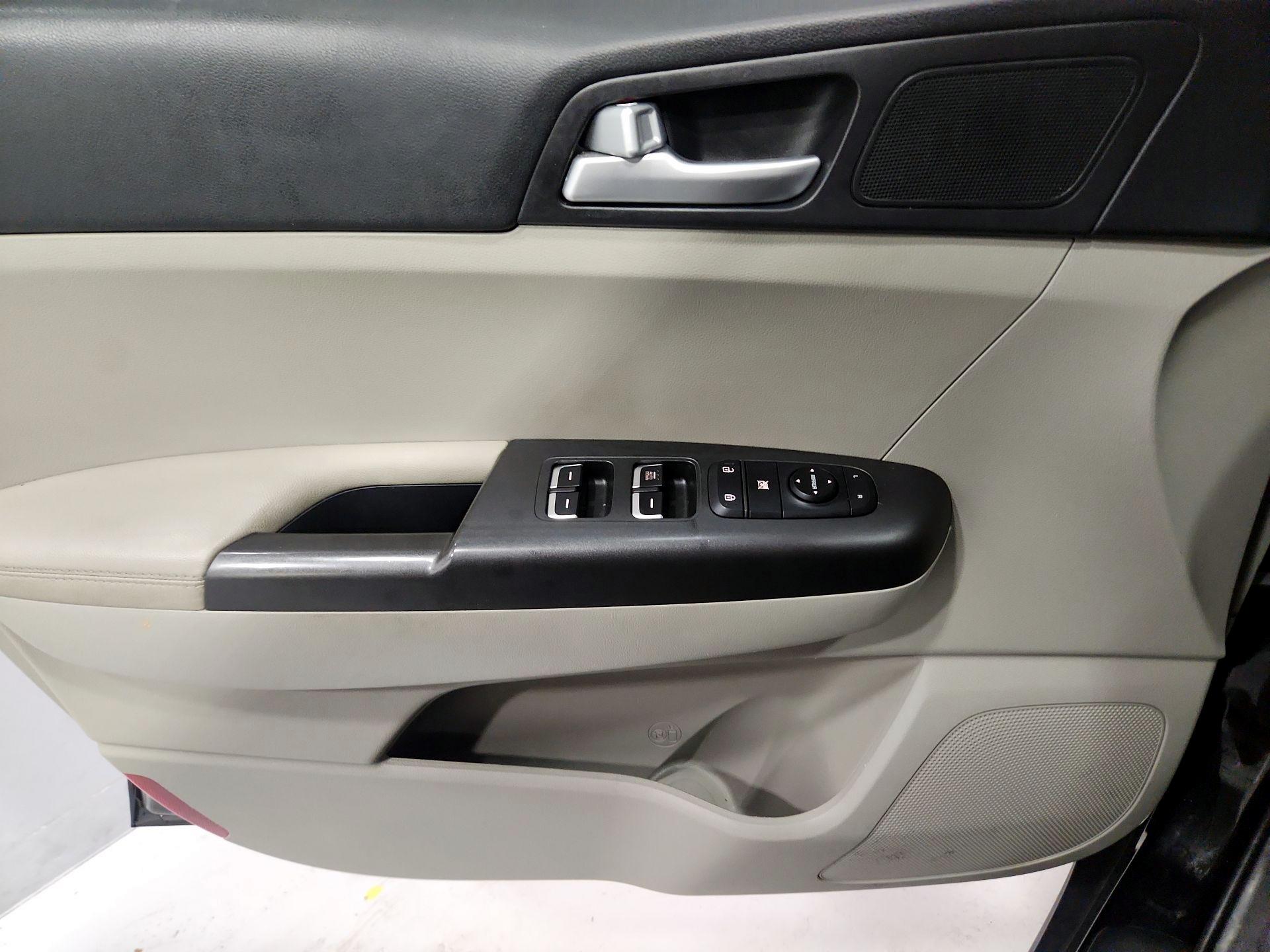 Thumbnail: 2022 Kia Sportage - 12