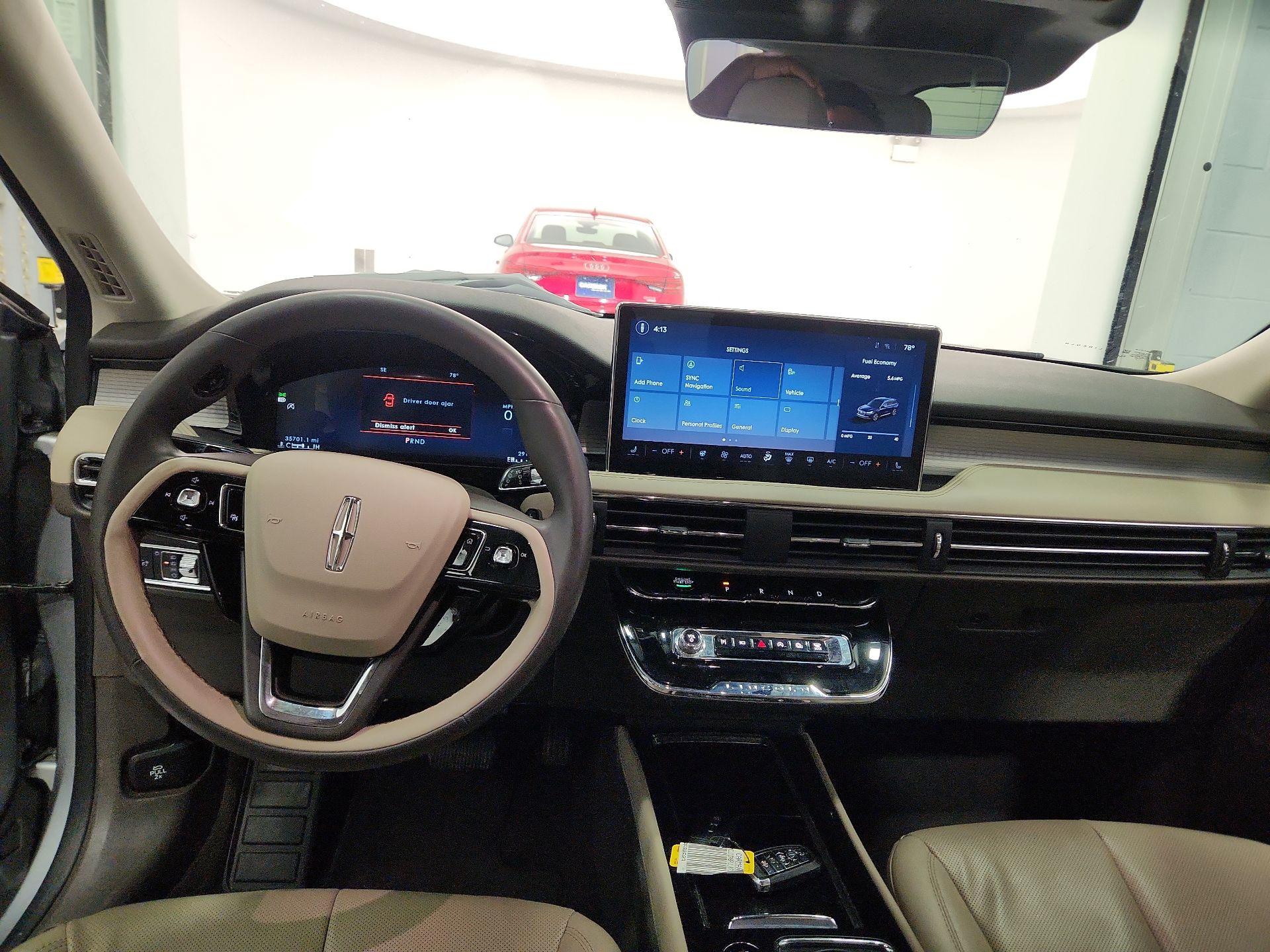 Thumbnail: 2023 Lincoln Corsair - 9