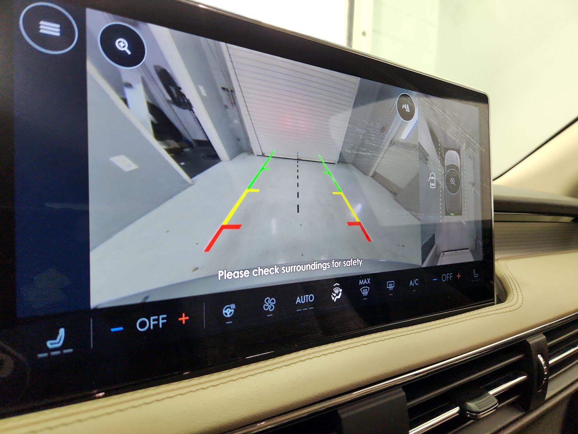 Thumbnail: 2023 Lincoln Corsair - 14