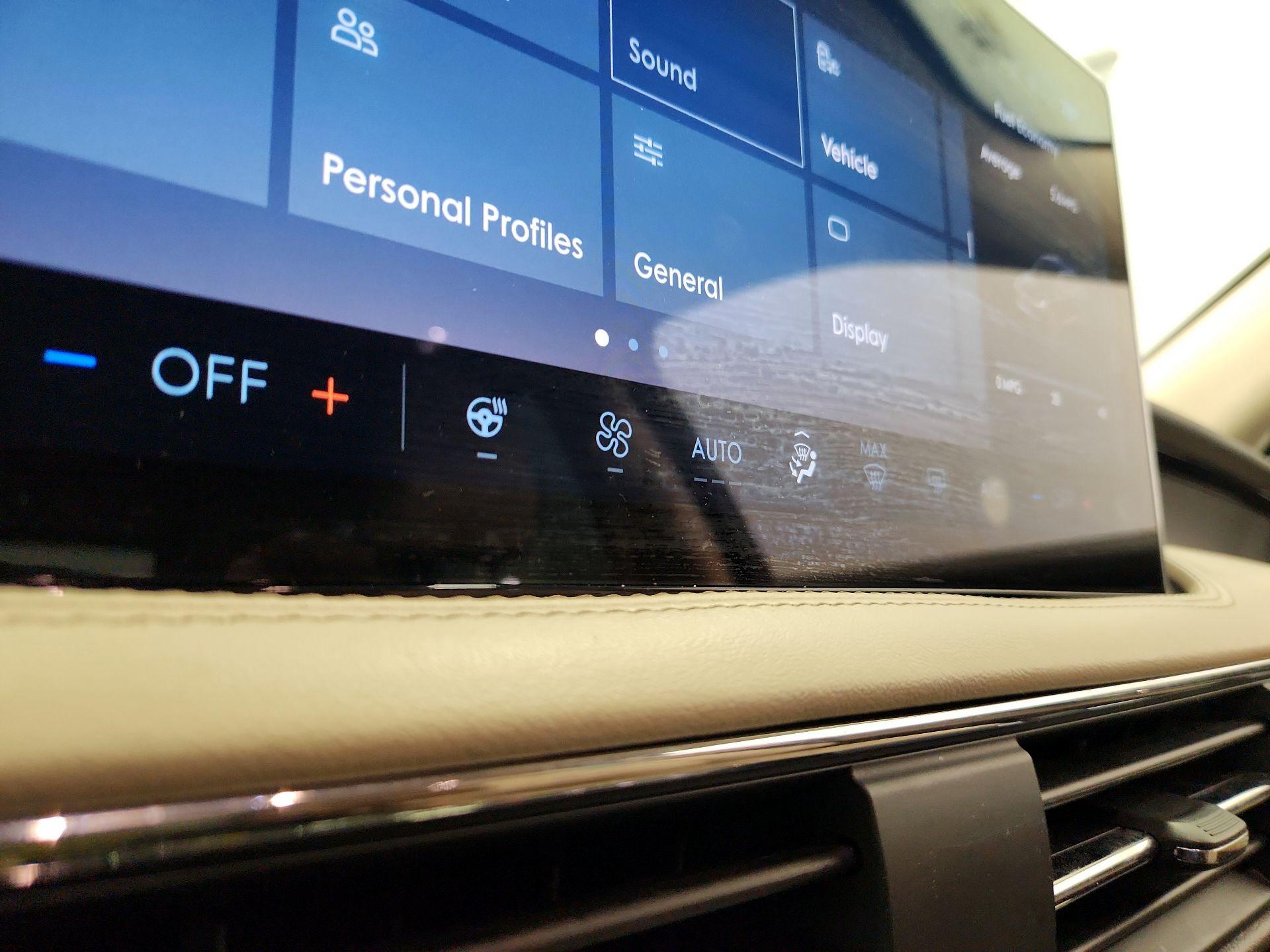 Thumbnail: 2023 Lincoln Corsair - 16