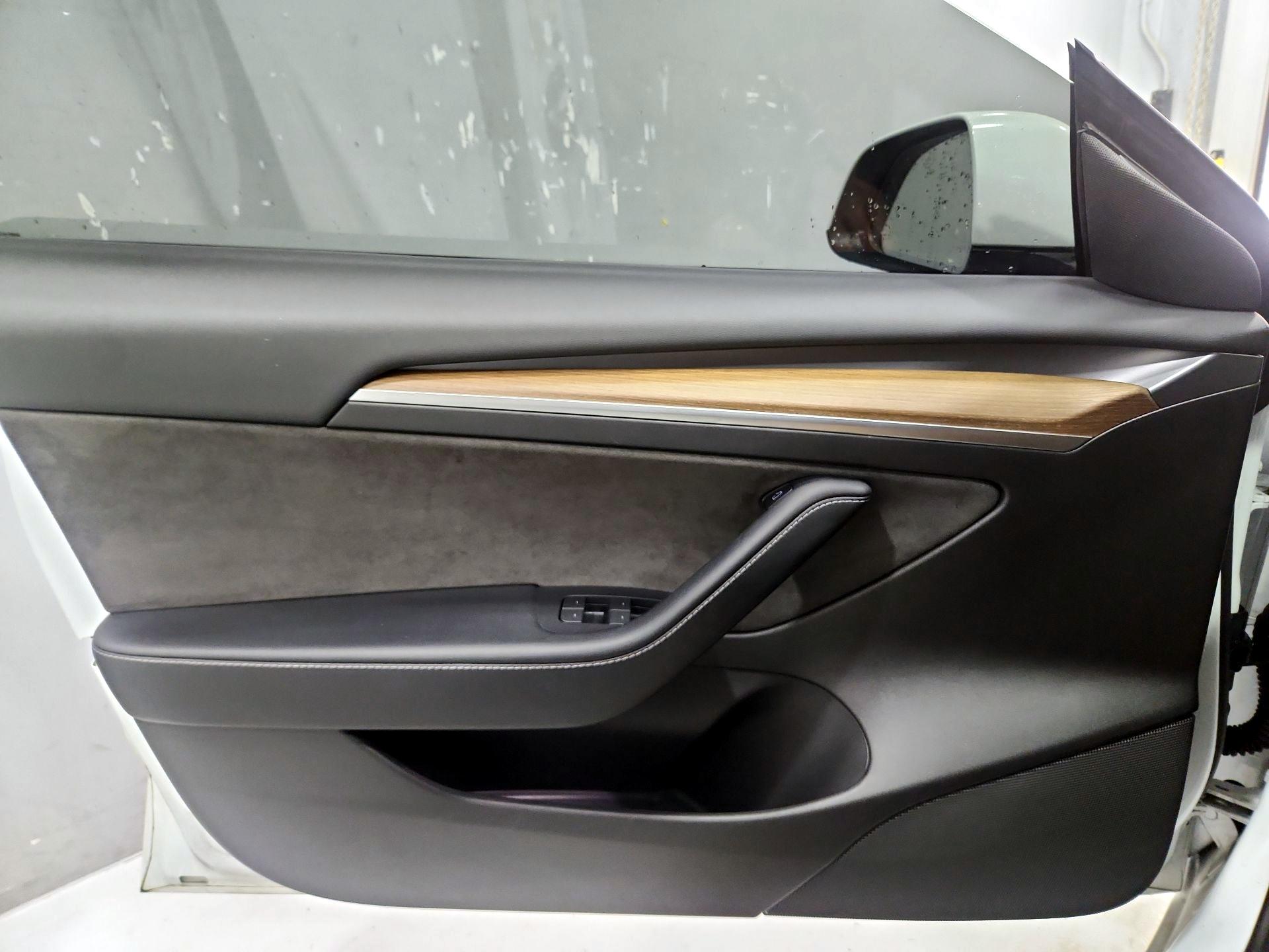 Thumbnail: 2022 Tesla Model 3 - 12