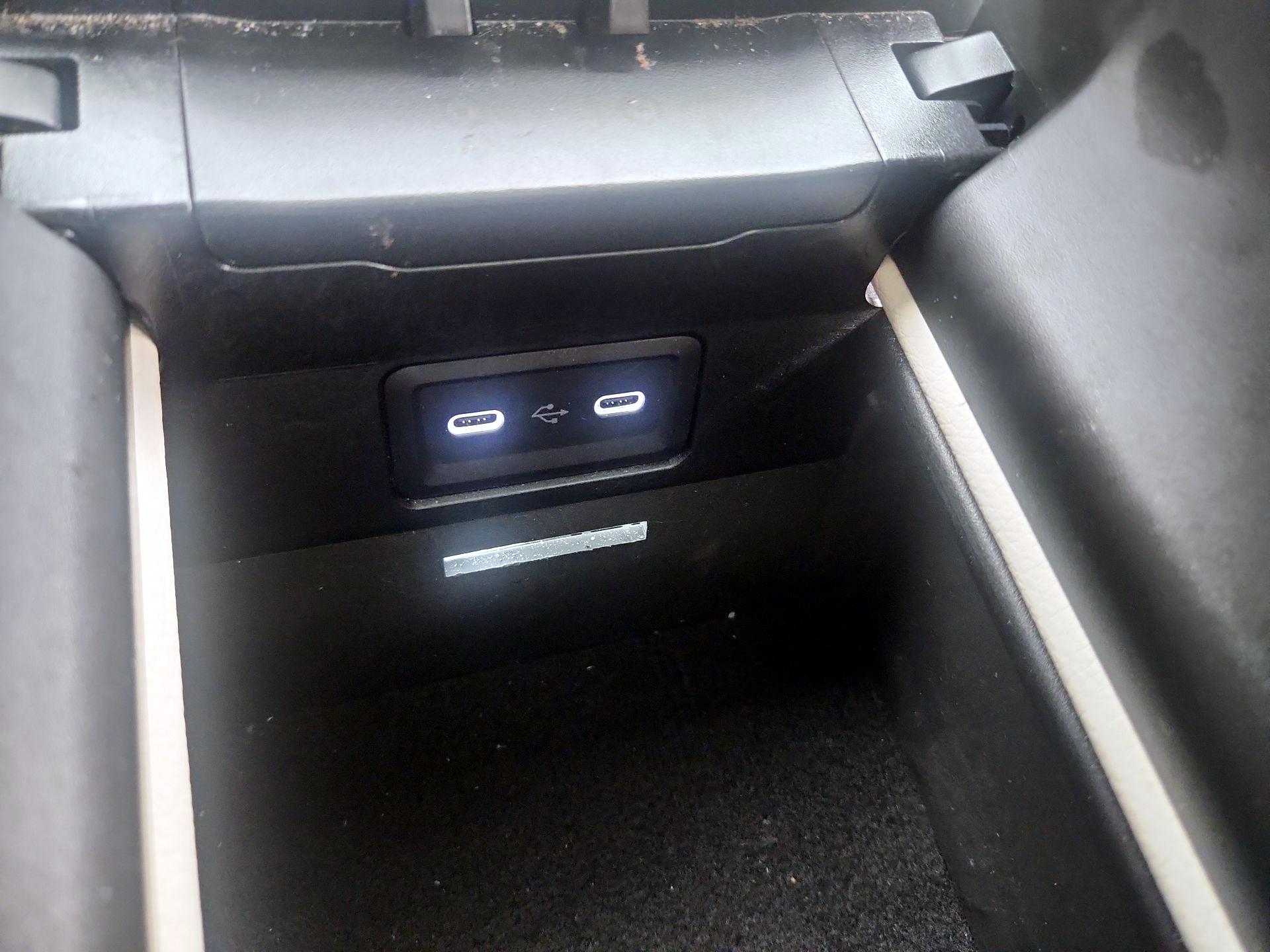 Thumbnail: 2023 Mercedes-Benz C-Class - 18